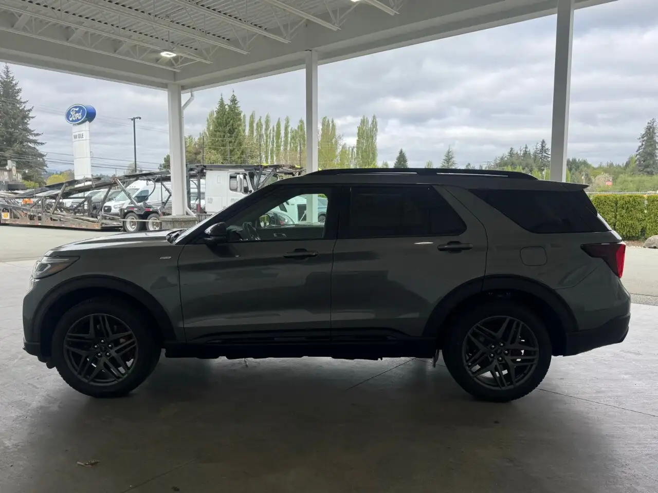 Ford Explorer снимка Ford Explorer
