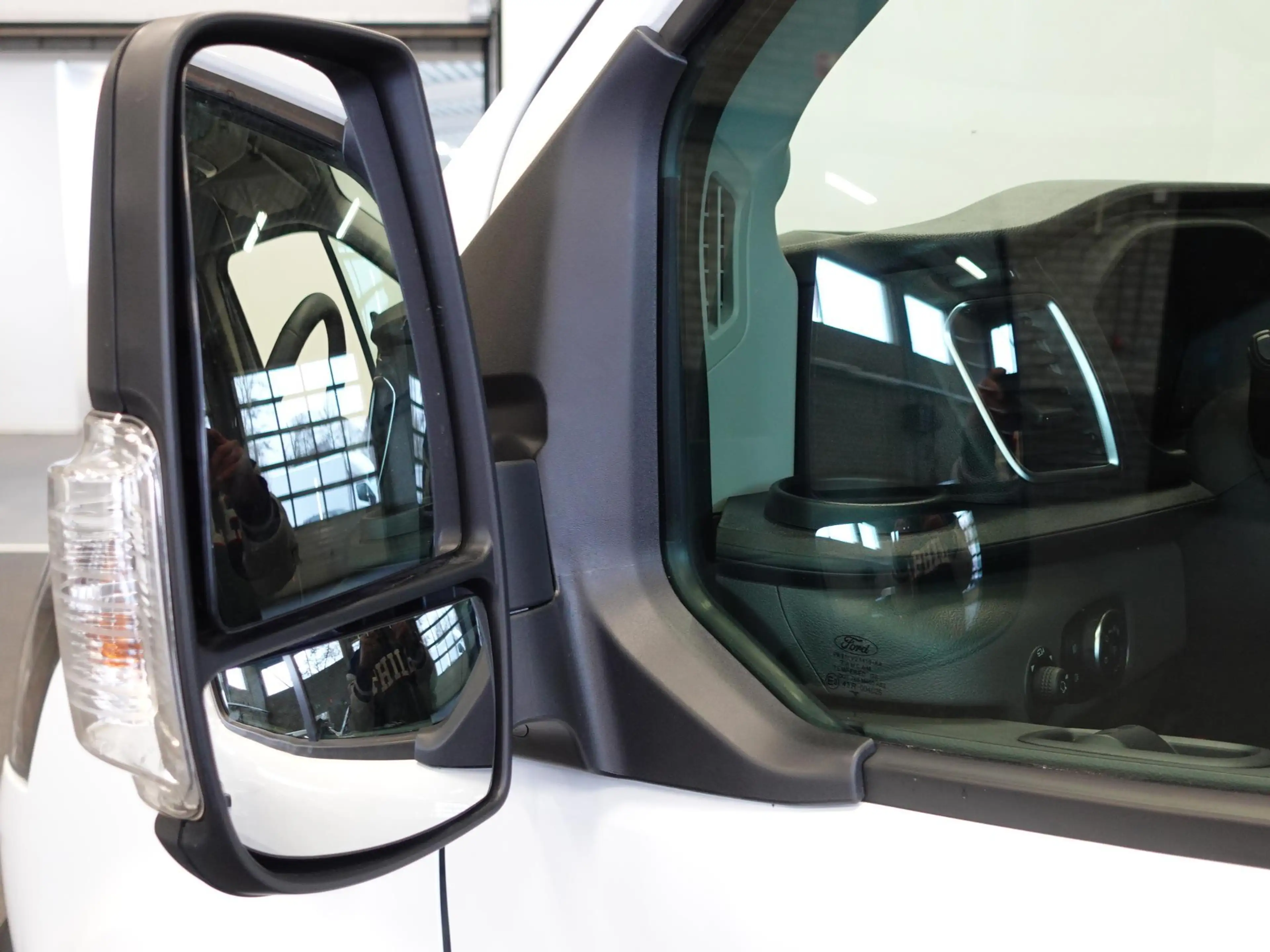 Ford Transit 310 2.0 TDCI L2H2 Trend Automaat Airco Navigatie B — photo 5