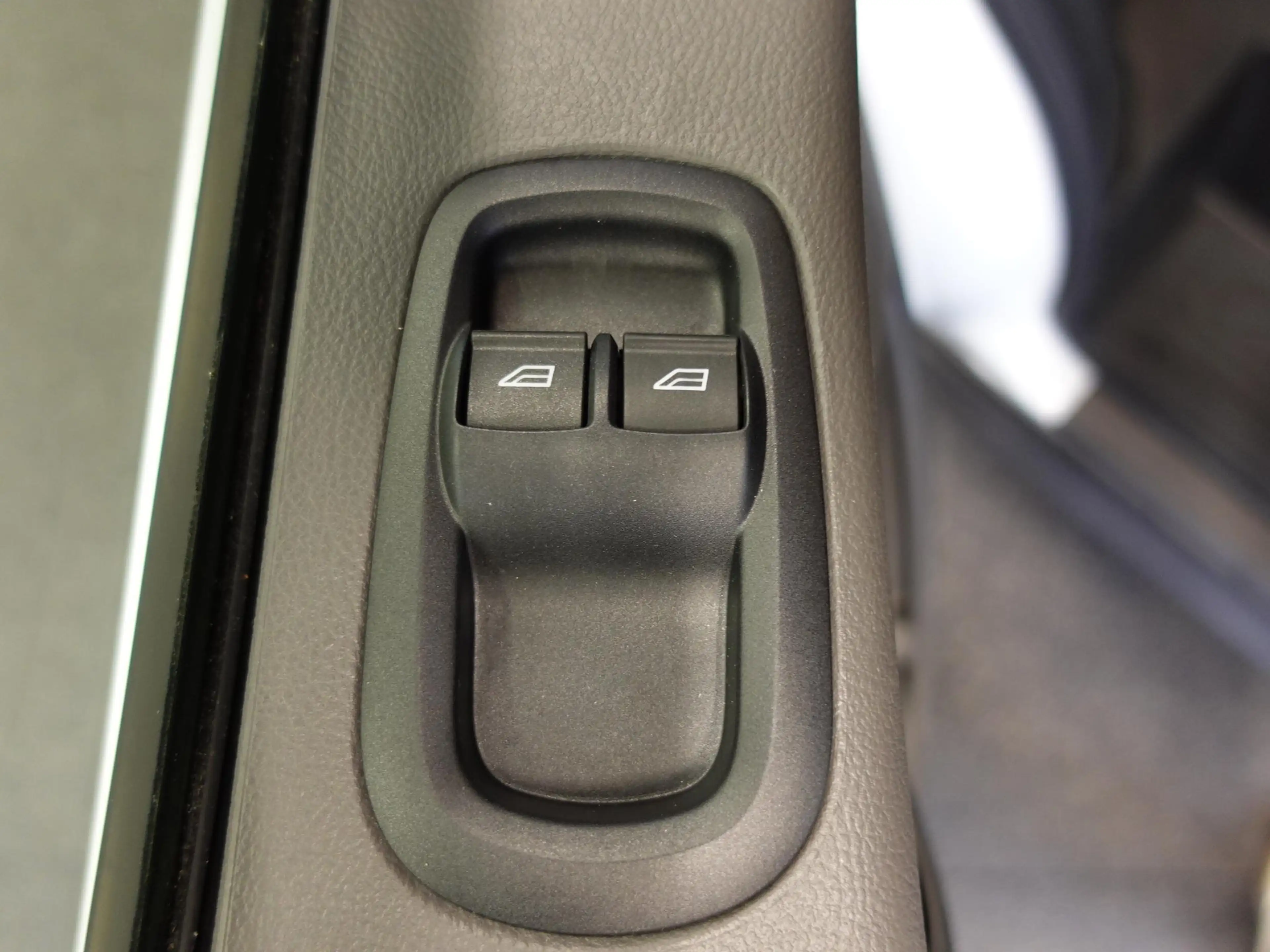 Ford Transit 310 2.0 TDCI L2H2 Trend Automaat Airco Navigatie B — photo 9