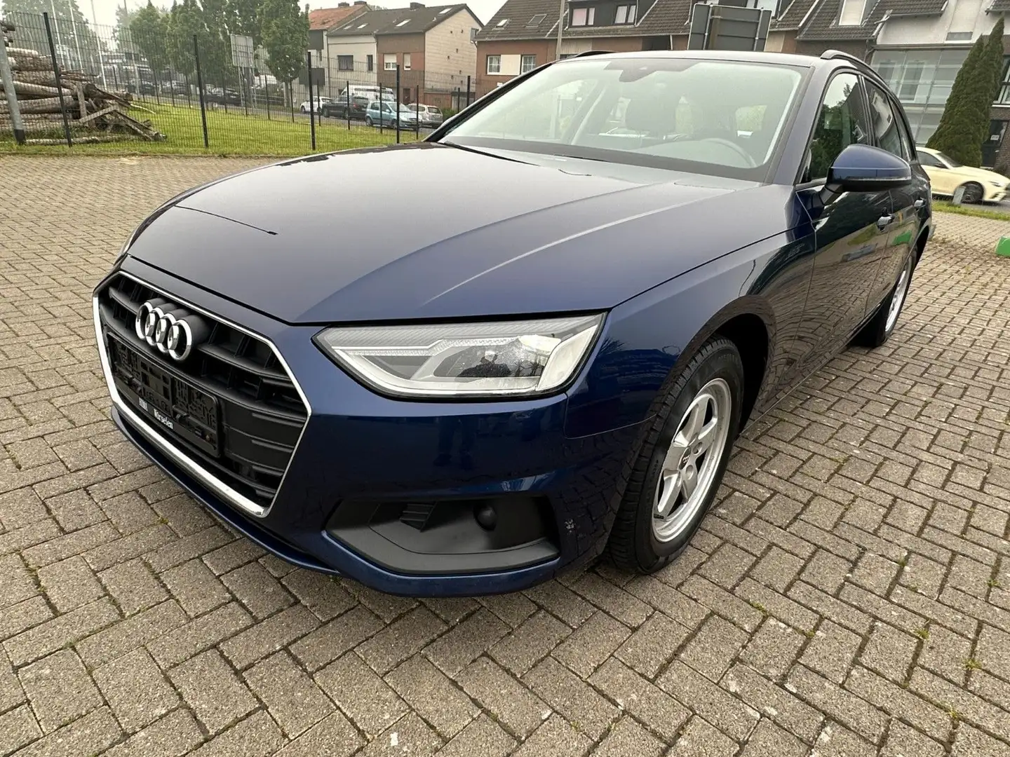 Audi A4 Avant 35 TDI * DSG* Bleu - 1