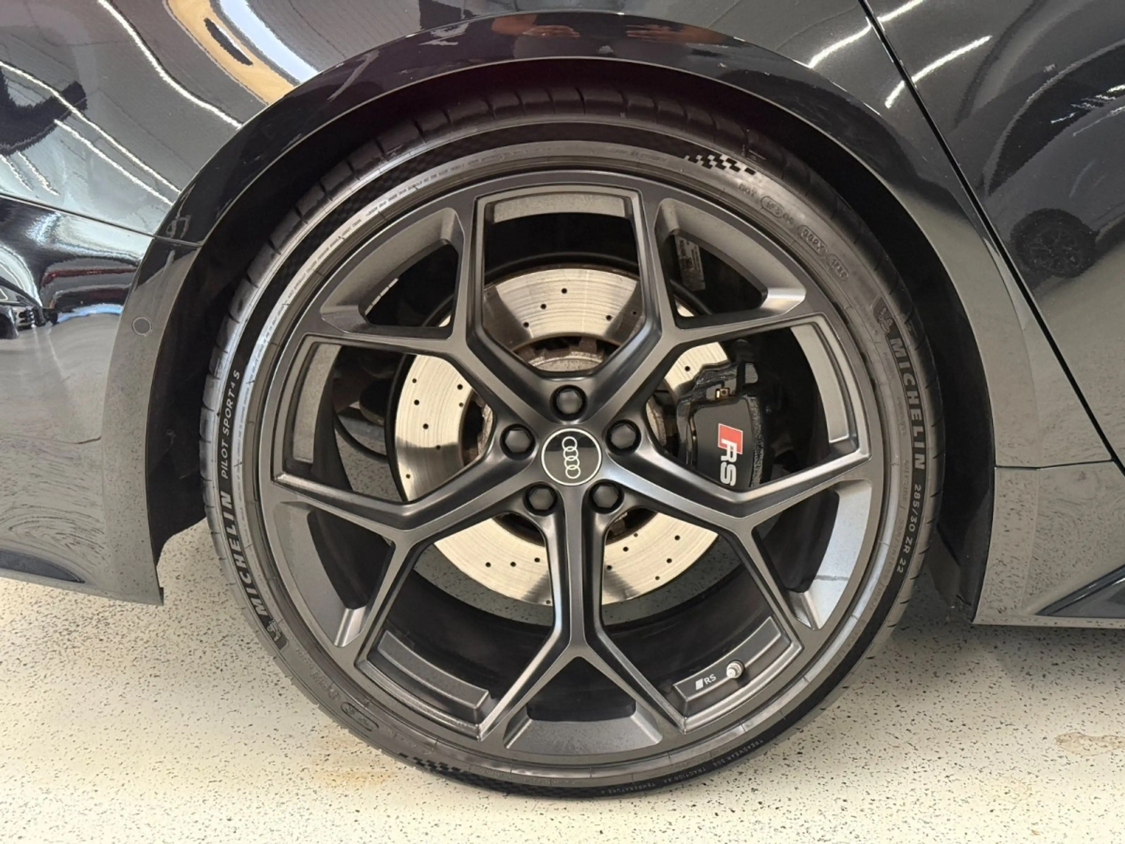 Audi RS6 -R RS6 PERFORMANCE*HUD*AHK*MATRIX*PANO*630PS — photo 11