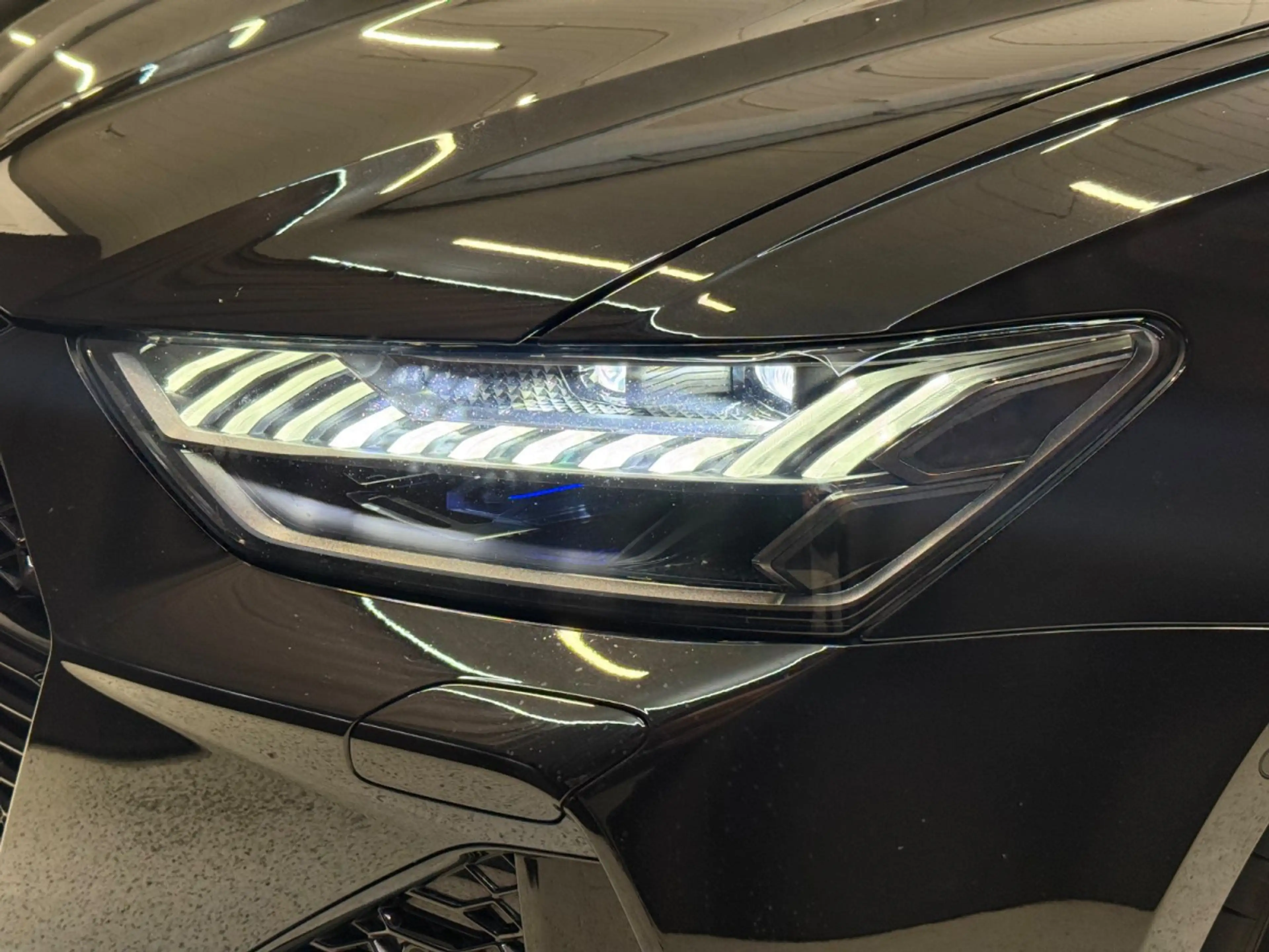 Audi RS6 -R RS6 PERFORMANCE*HUD*AHK*MATRIX*PANO*630PS — photo 10