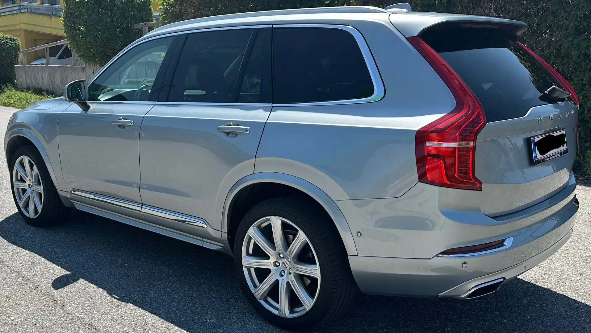 Volvo XC90 D5 AWD Inscription Silber - 2
