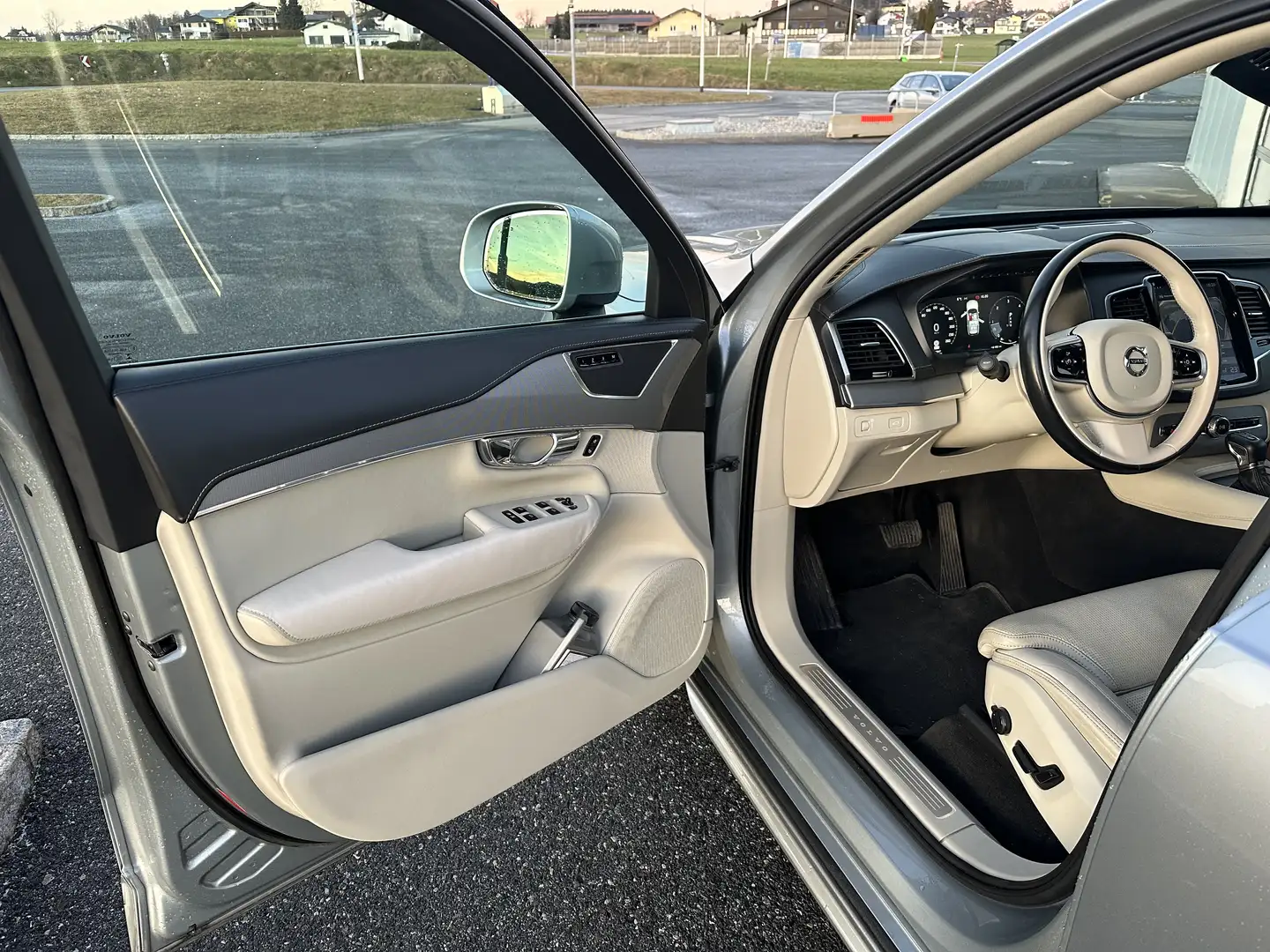 Volvo XC90 D5 AWD Inscription Silber - 1
