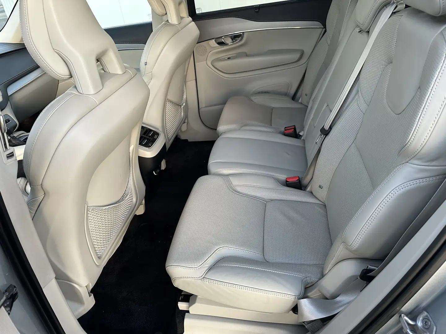 Volvo XC90 D5 AWD Inscription Silber - 2