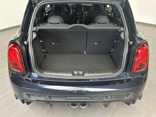 Mini Cooper view 6
