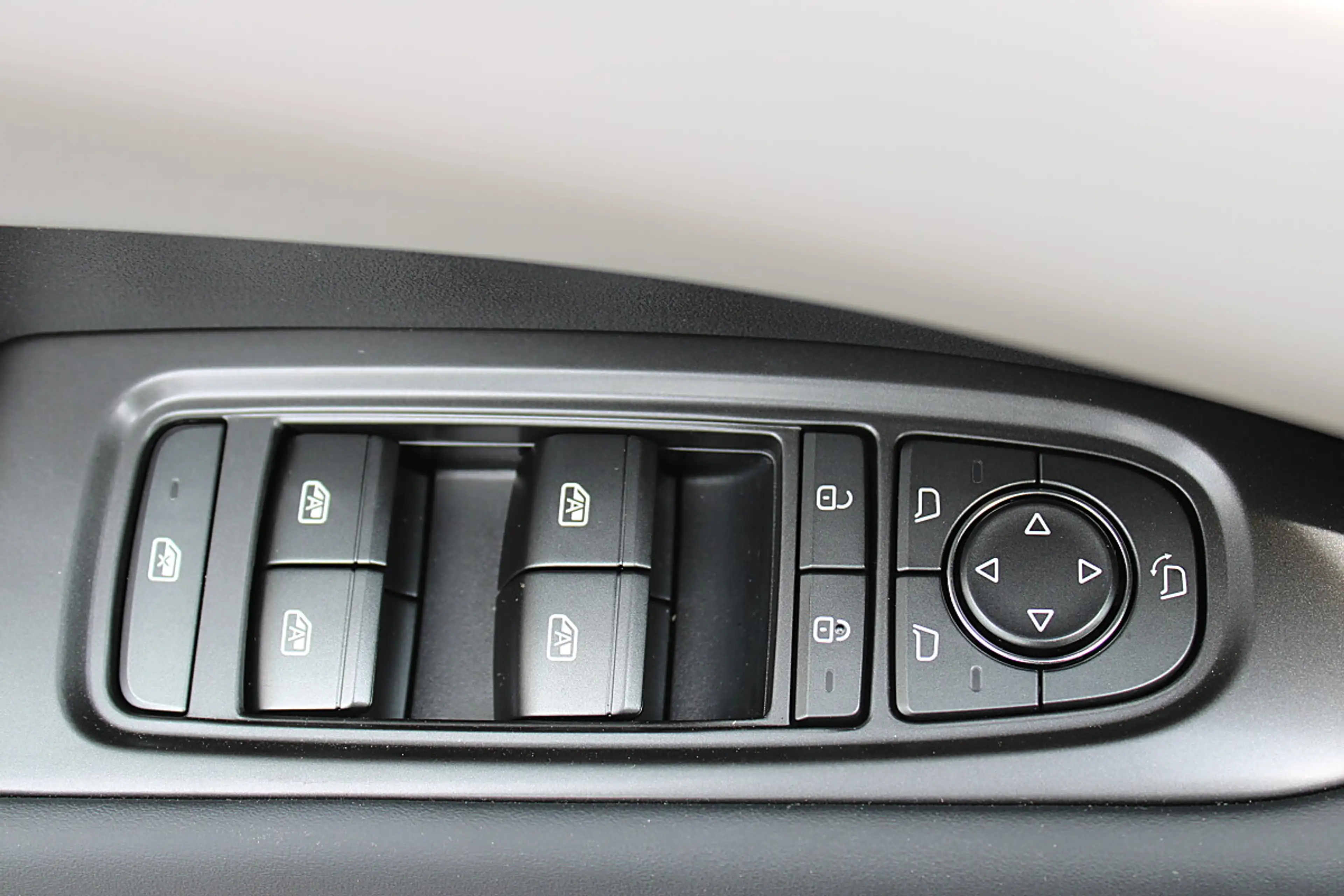 BYD Seal 6 DM-i Touring PHEV 19kWh Comfort Österreich Paket — photo 13