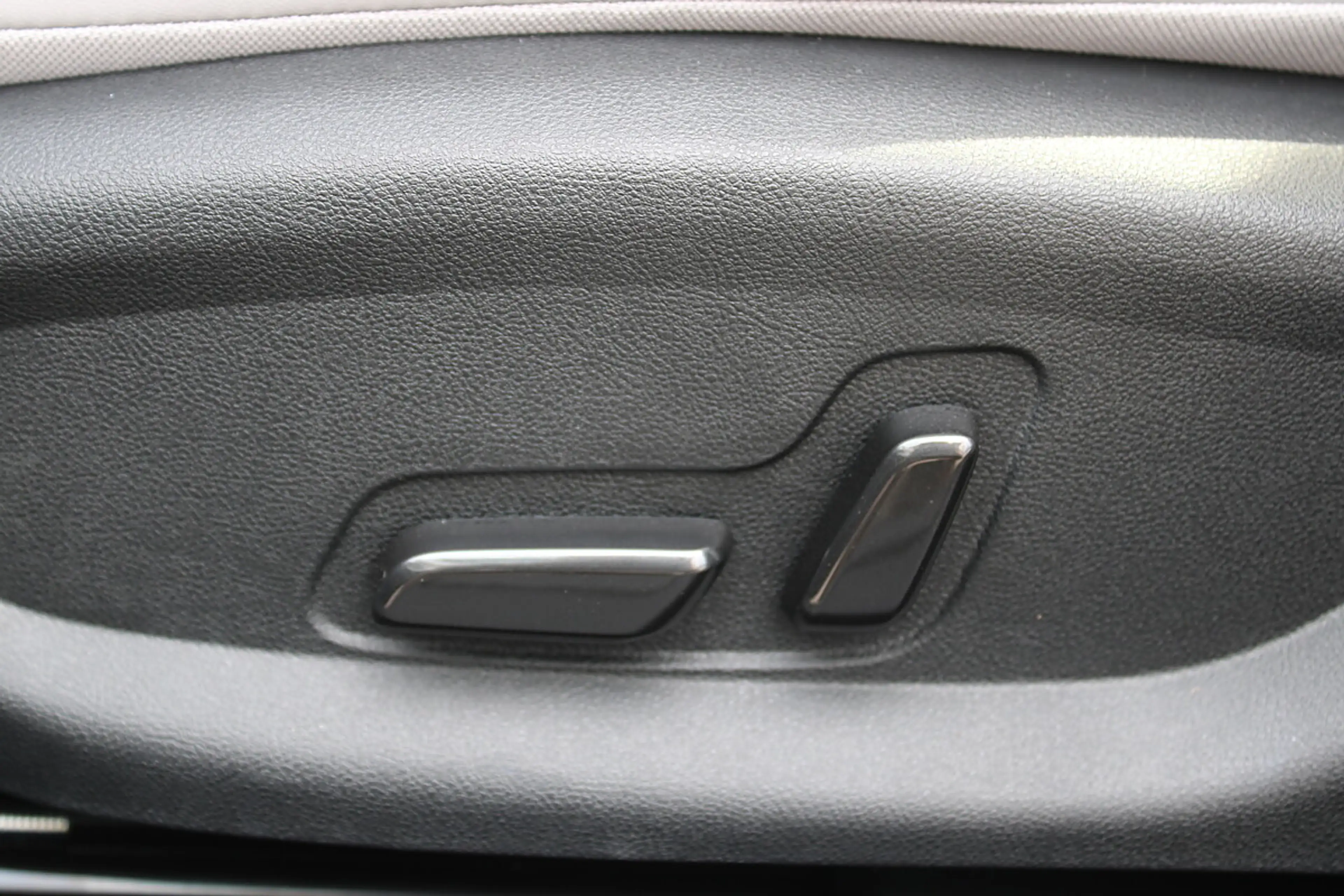 BYD Seal 6 DM-i Touring PHEV 19kWh Comfort Österreich Paket — photo 15