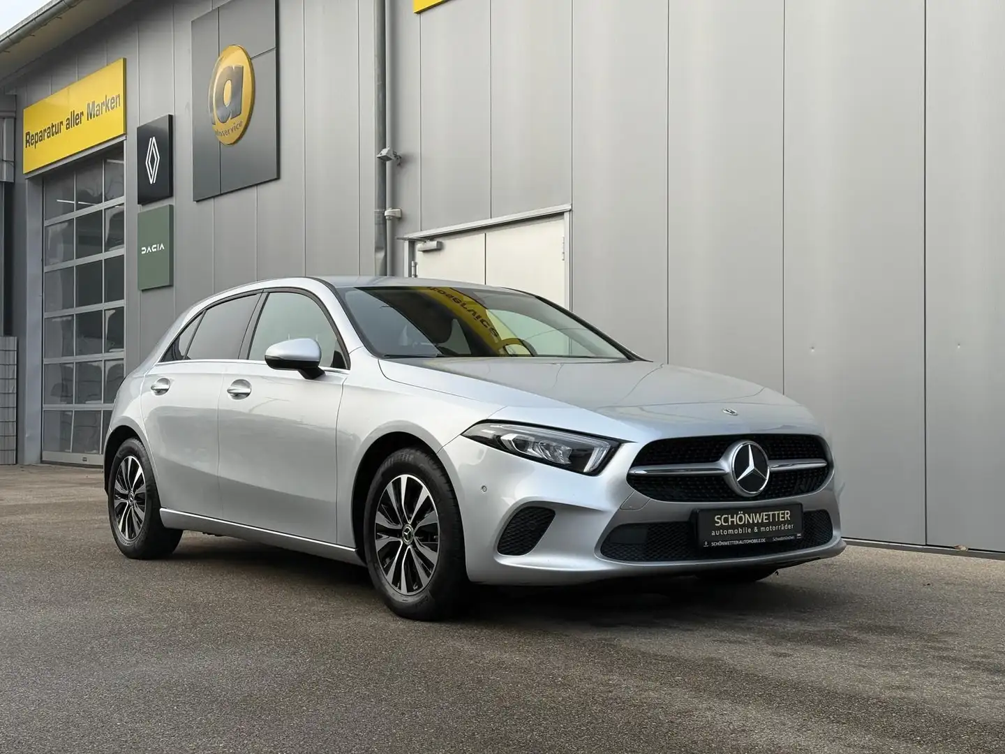 Mercedes-Benz A 200 Style BUSINESS/LED/SHZ/8Fach Argent - 2