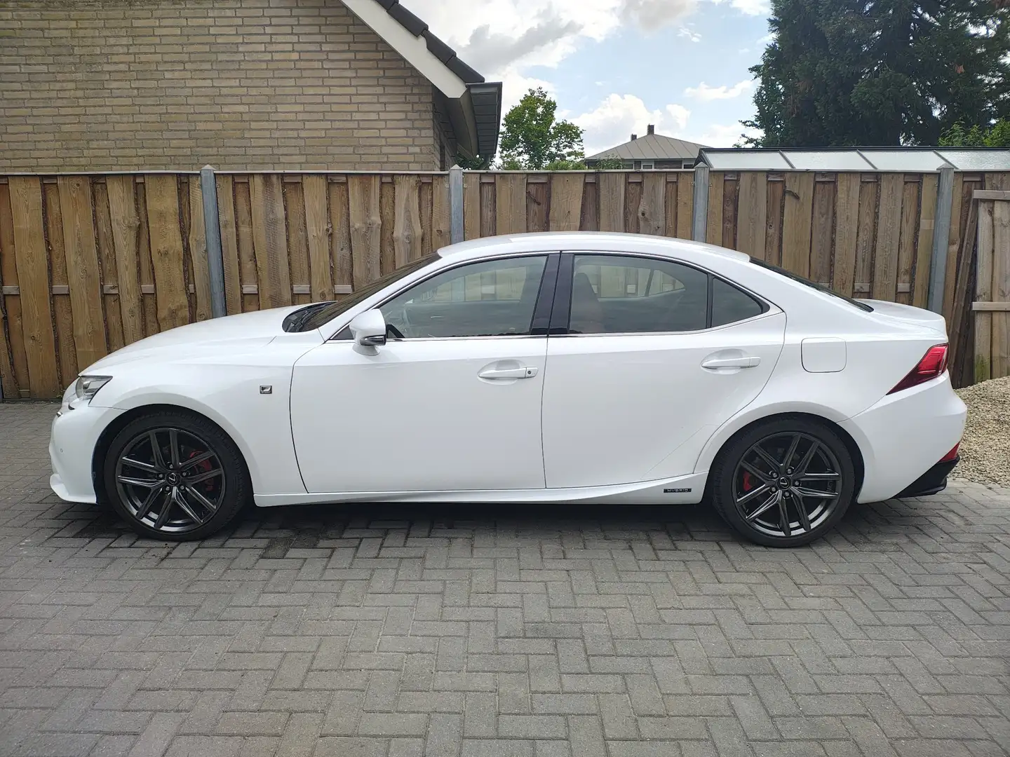 Lexus IS 300 300h F Sport Line 2 jaar garantie hv accu Wit - 1