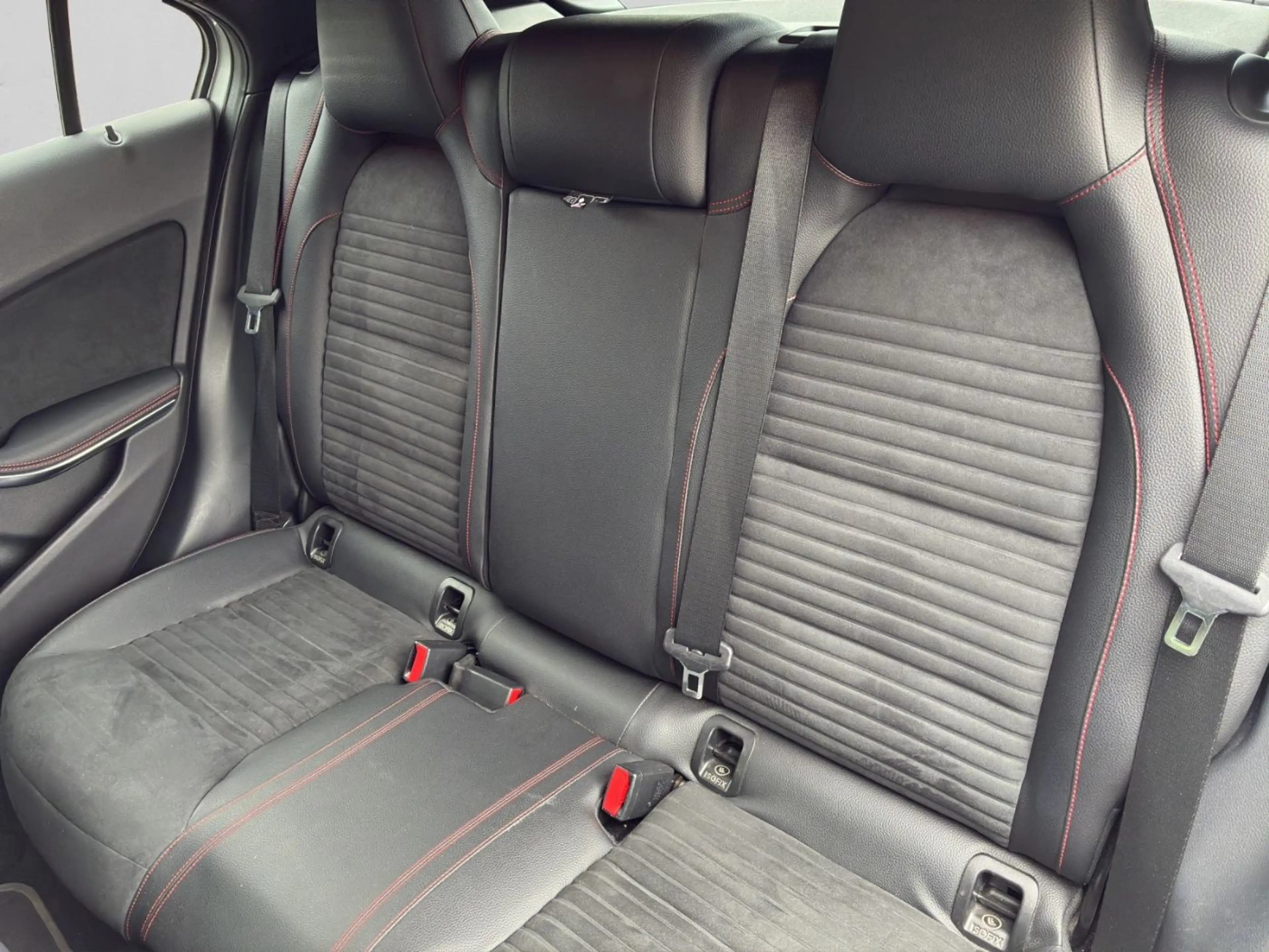Mercedes-Benz A 180 d AMG Line AMG Sportpaket Xenon Klima — photo 15