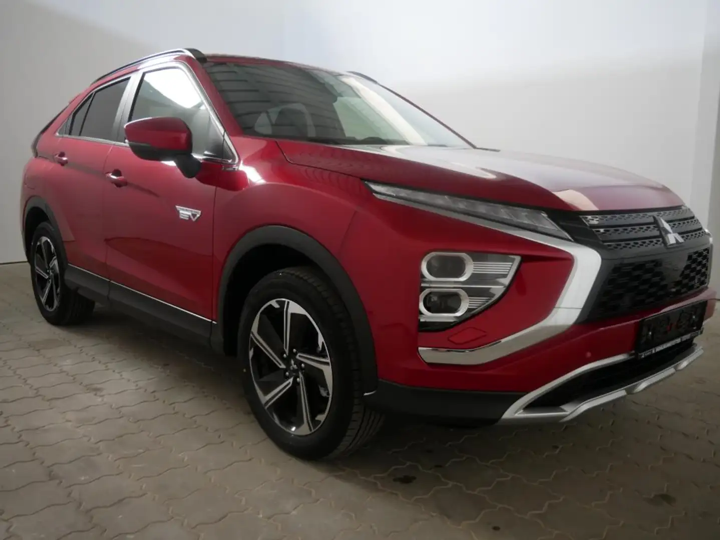 Mitsubishi Eclipse Cross PHEV - PLUS, LED-Licht, Navi, PDC, uvm. Rot - 2
