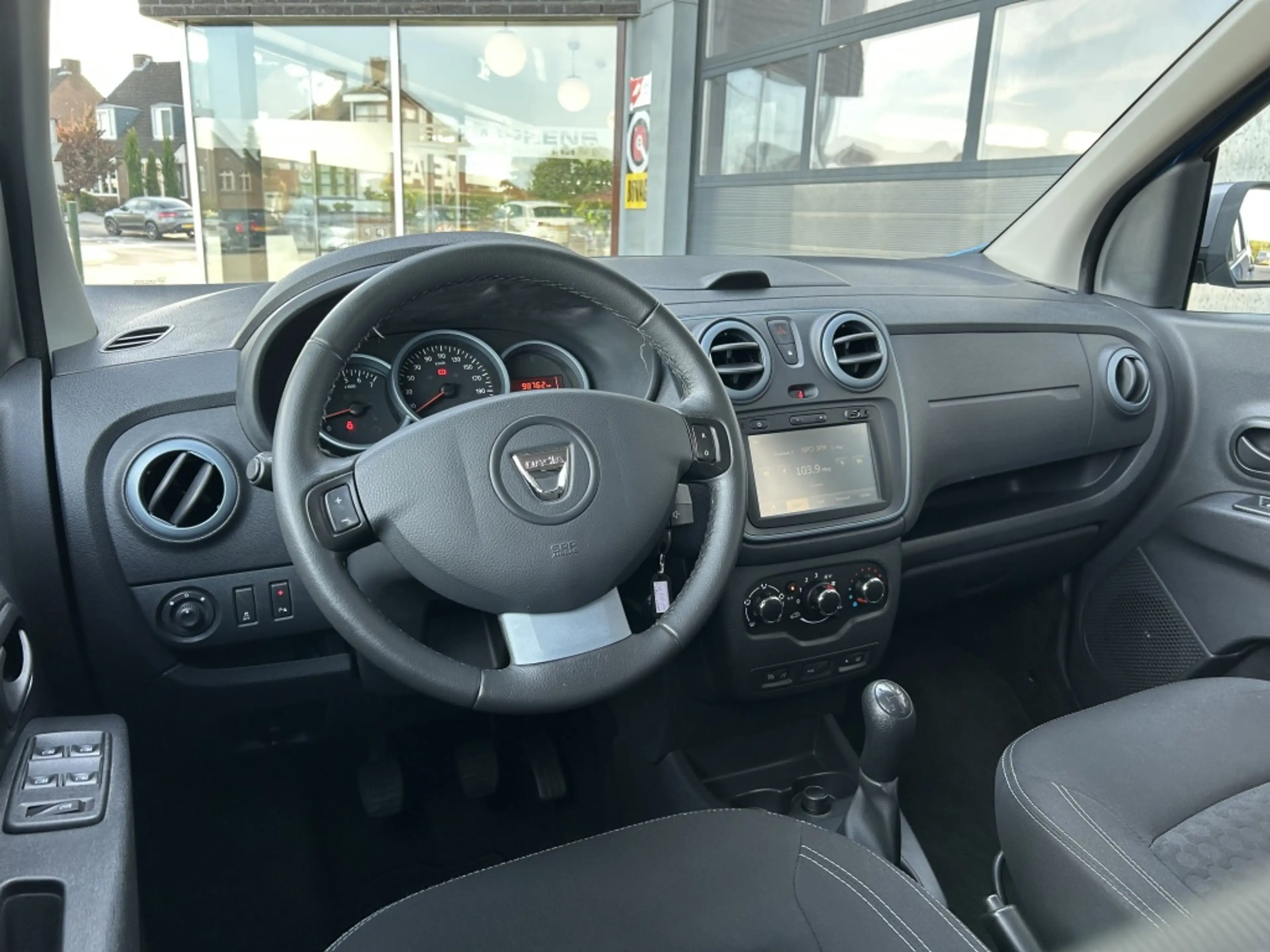 Dacia Lodgy 1.2 Tce 115PK 5p Lauréate — photo 16