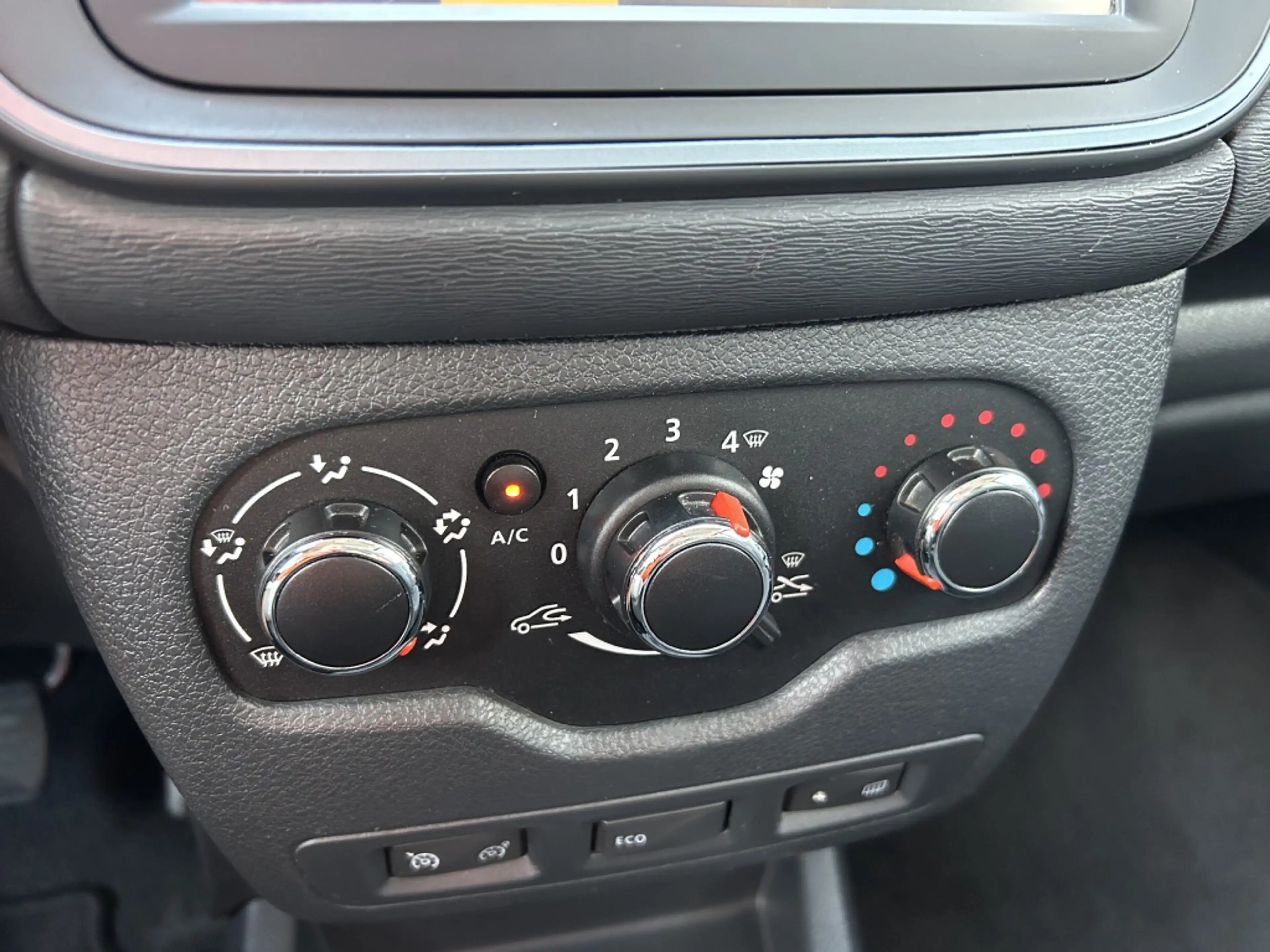 Dacia Lodgy 1.2 Tce 115PK 5p Lauréate — photo 21