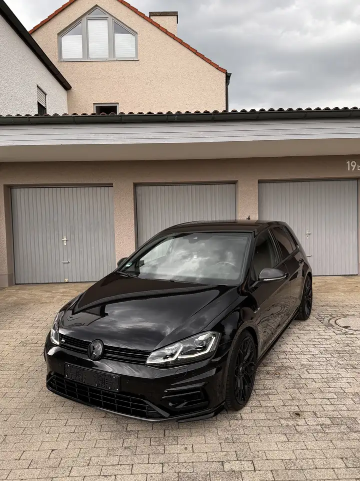 Volkswagen Golf R