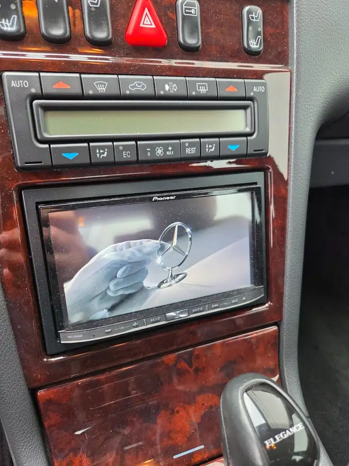 Mercedes-Benz E 320 ELEGANCE Leder/Xenon/Schiebedach, foto 2