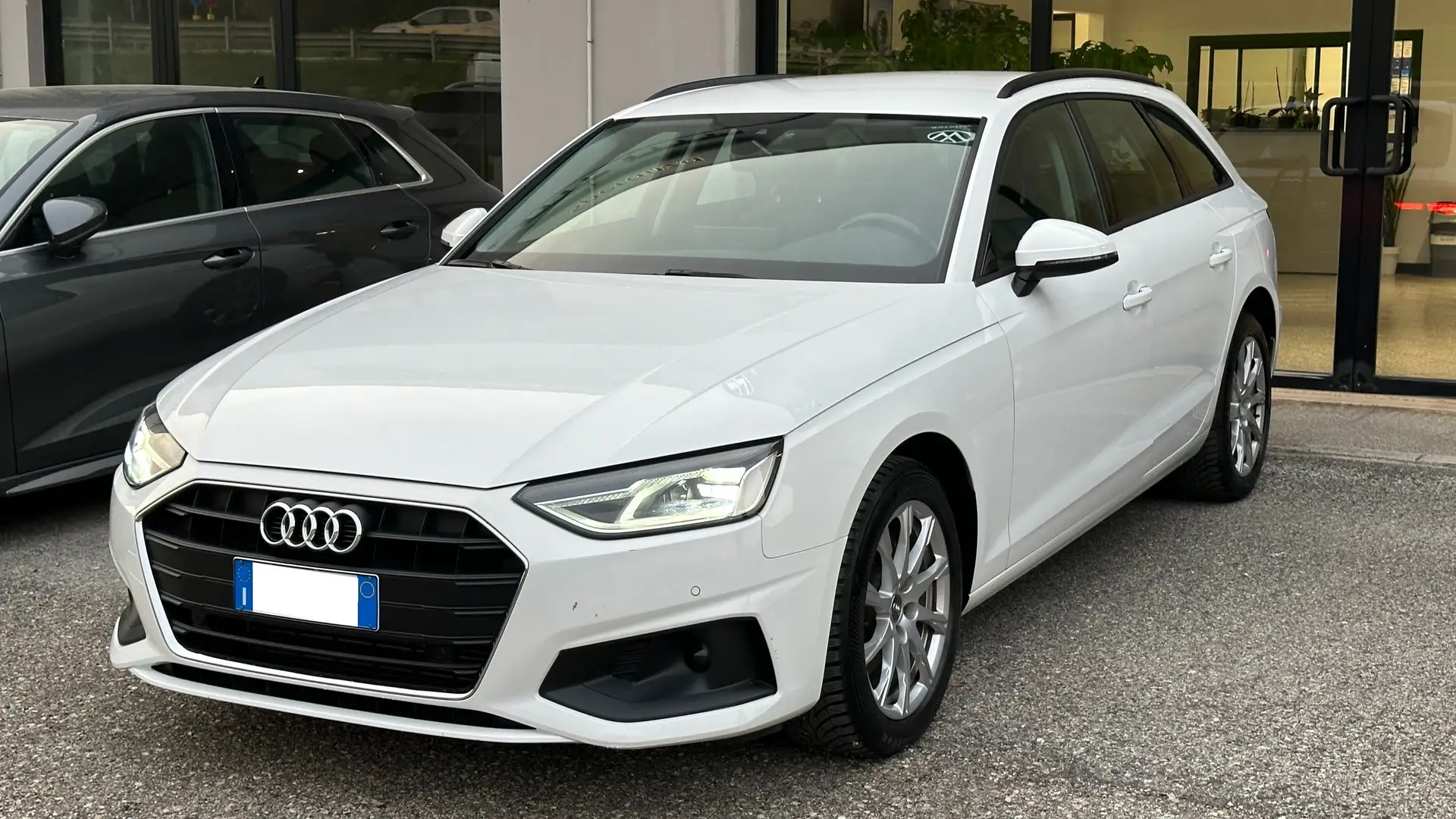 Audi A4 A4 Avant 40 2.0 g-tron Business 170cv s-tronic Blanc - 2