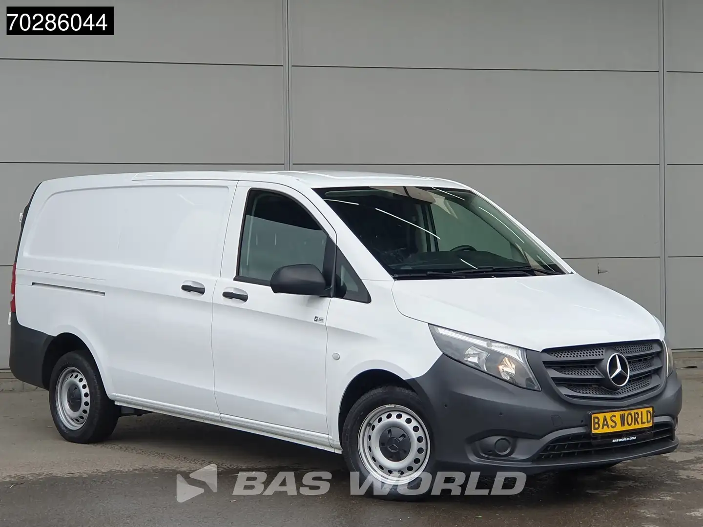 Mercedes-Benz Vito 110 L2H1 Navi Airco Parkeersensoren Euro6 L2 7m3 A Wit - 2