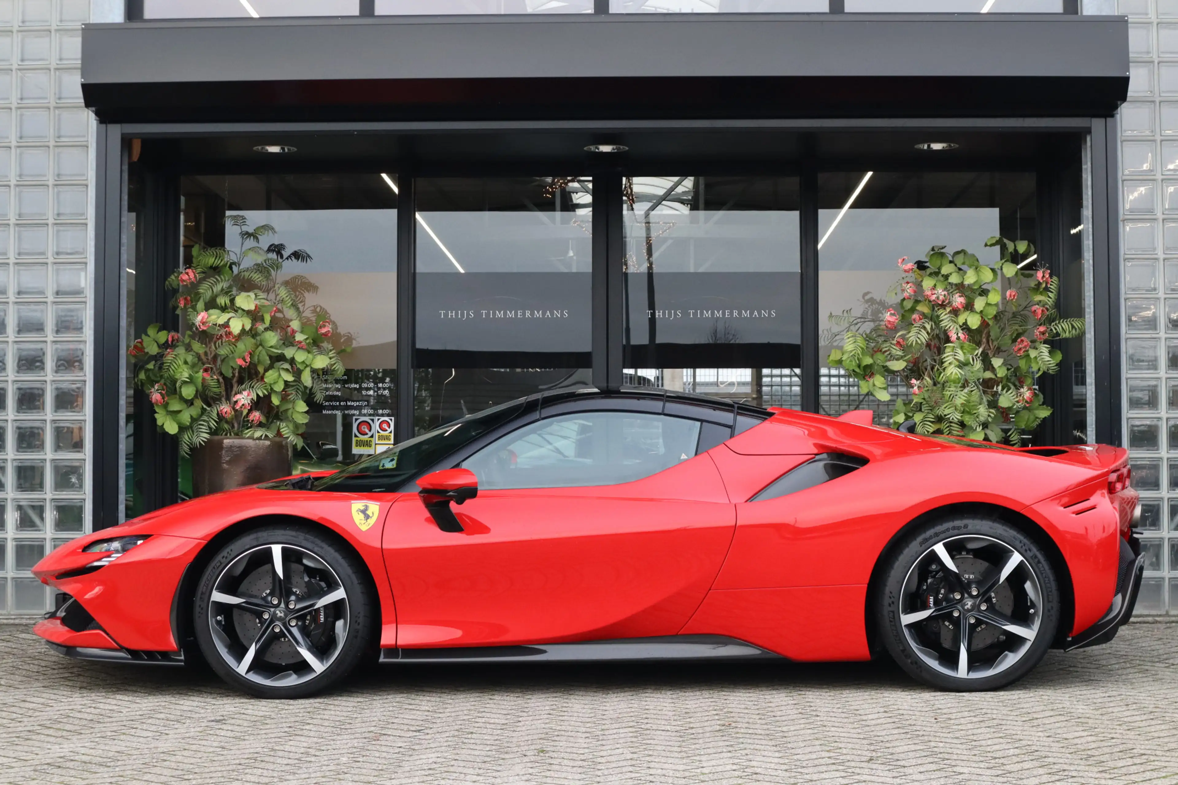 Ferrari SF90 Spider 4.0 V8 Carbon in/ex, Lift, Airbrushed Shields, Pas — photo 5