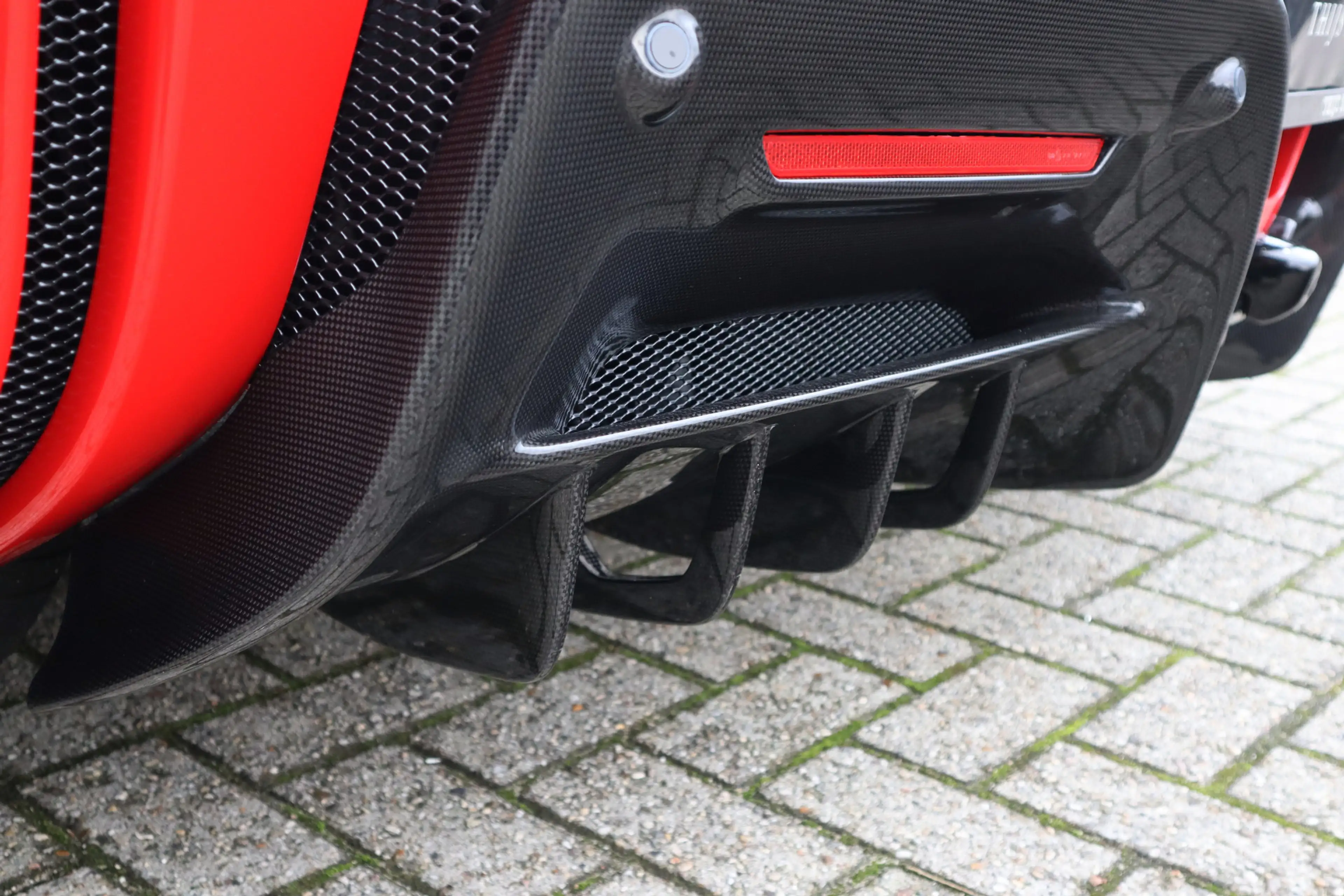 Ferrari SF90 Spider 4.0 V8 Carbon in/ex, Lift, Airbrushed Shields, Pas — photo 10
