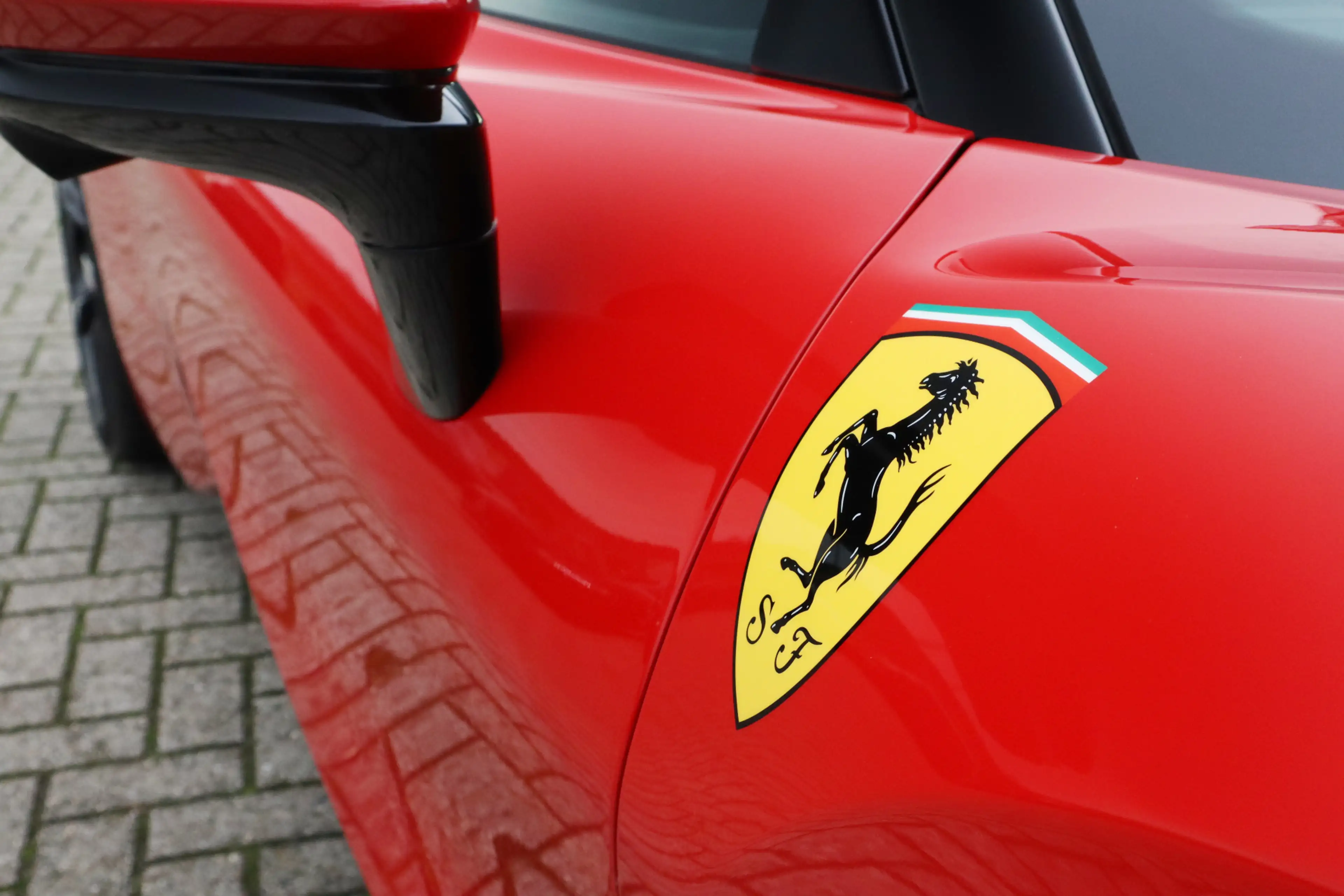 Ferrari SF90 Spider 4.0 V8 Carbon in/ex, Lift, Airbrushed Shields, Pas — photo 14
