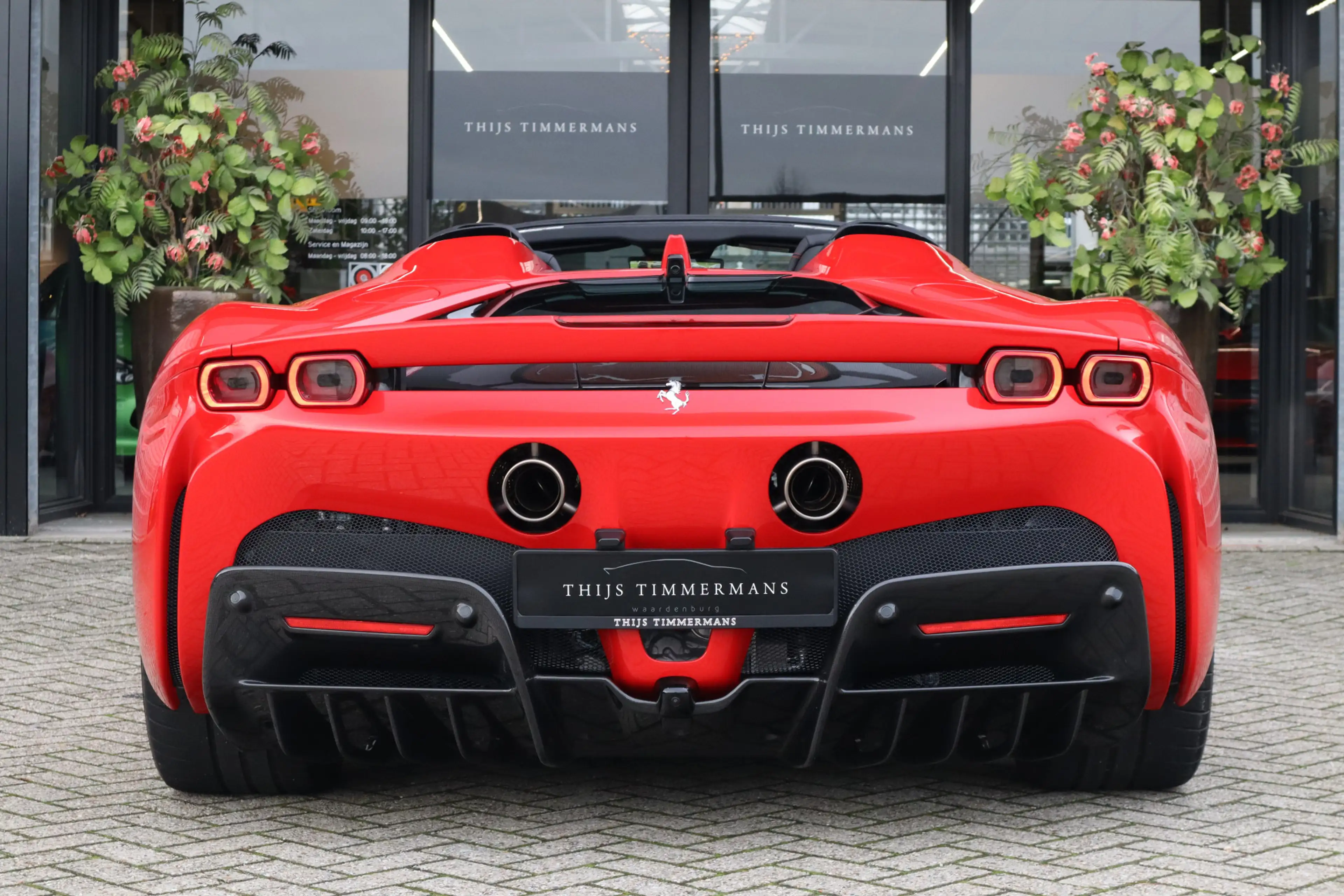 Ferrari SF90 Spider 4.0 V8 Carbon in/ex, Lift, Airbrushed Shields, Pas — photo 6