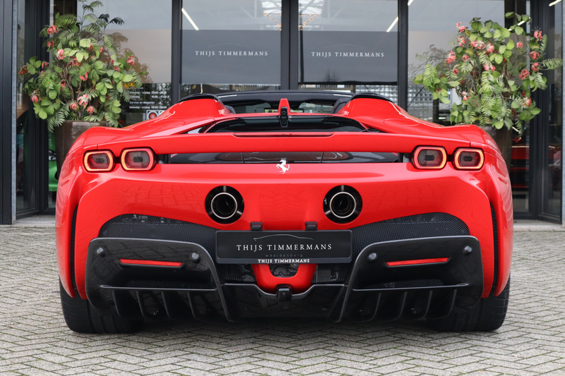 Ferrari SF90 Spider 4.0 V8 Carbon in/ex, Lift, Airbrushed Shields, Pas — photo 6