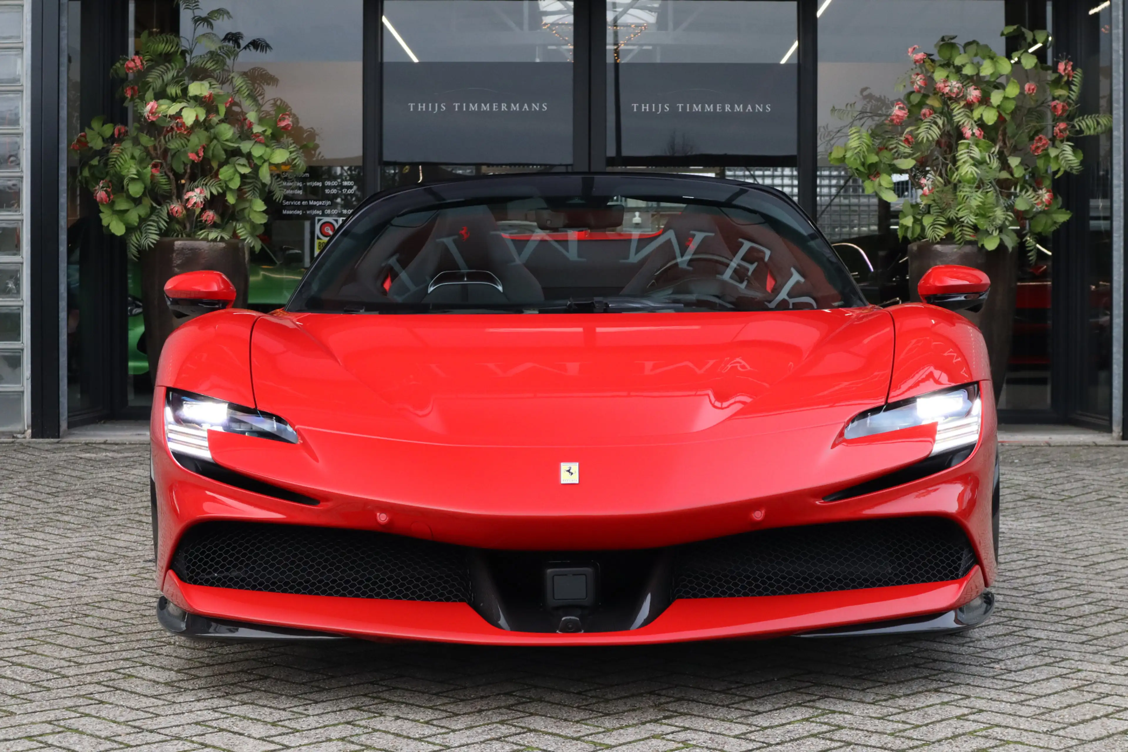 Ferrari SF90 Spider 4.0 V8 Carbon in/ex, Lift, Airbrushed Shields, Pas — photo 3