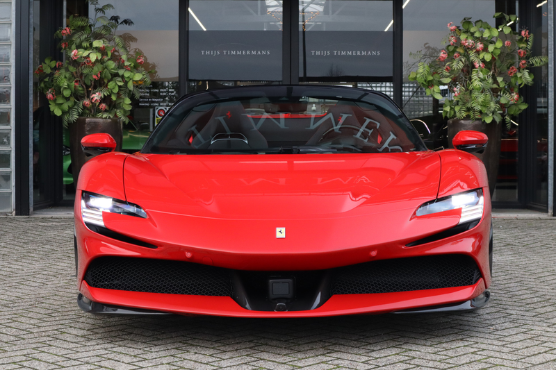 Ferrari SF90 Spider 4.0 V8 Carbon in/ex, Lift, Airbrushed Shields, Pas — photo 3