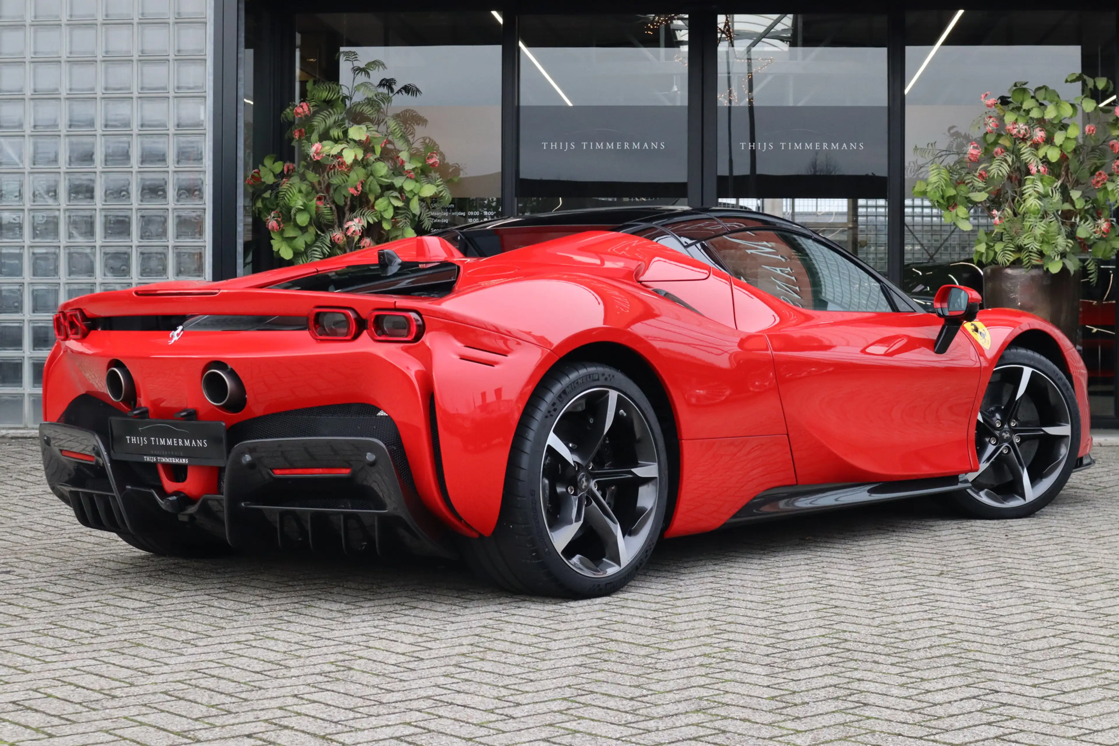 Ferrari SF90 Spider 4.0 V8 Carbon in/ex, Lift, Airbrushed Shields, Pas — photo 8