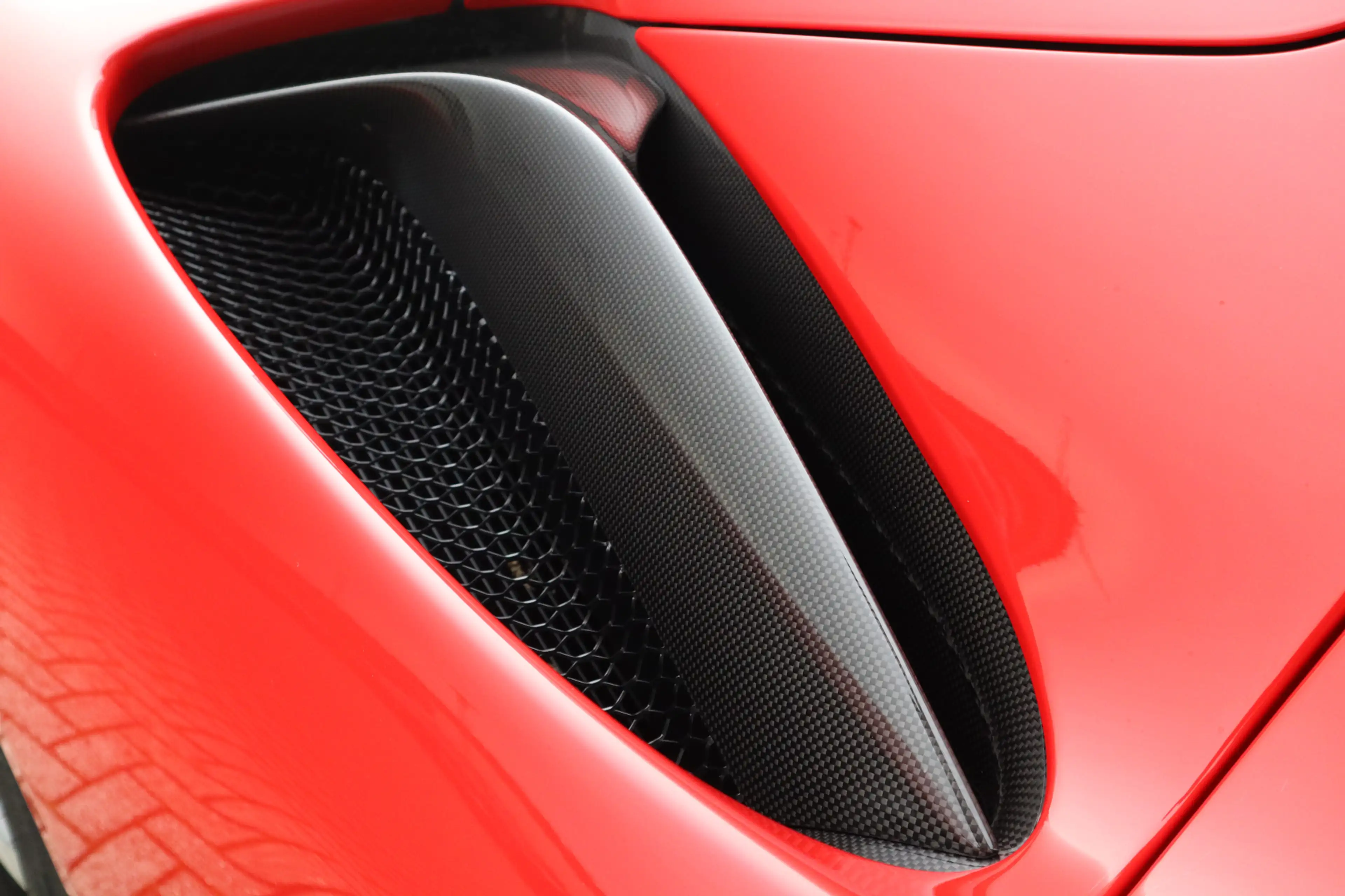 Ferrari SF90 Spider 4.0 V8 Carbon in/ex, Lift, Airbrushed Shields, Pas — photo 11
