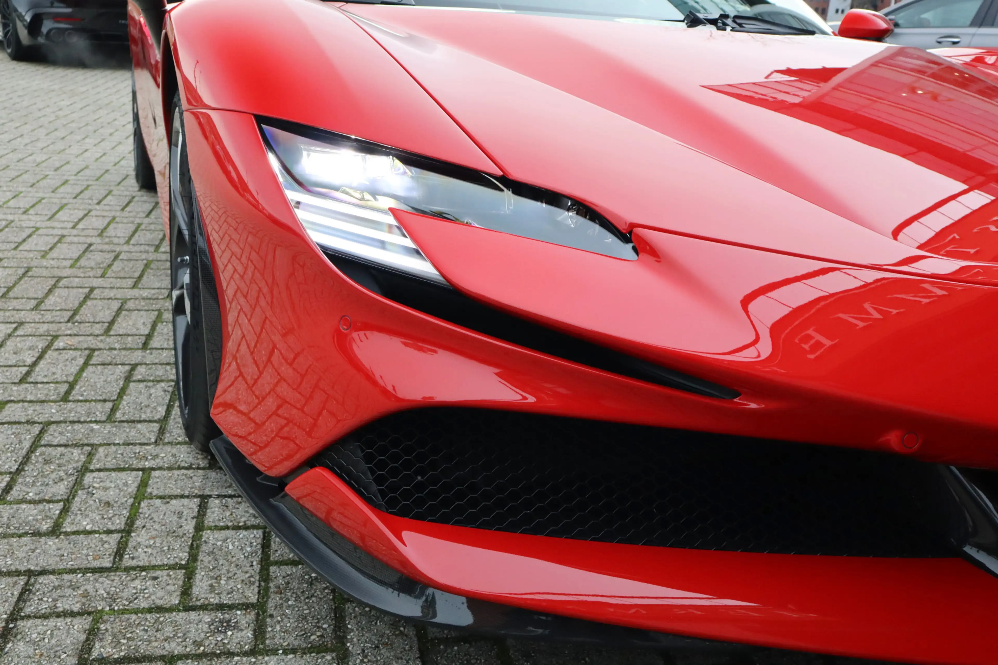 Ferrari SF90 Spider 4.0 V8 Carbon in/ex, Lift, Airbrushed Shields, Pas — photo 15
