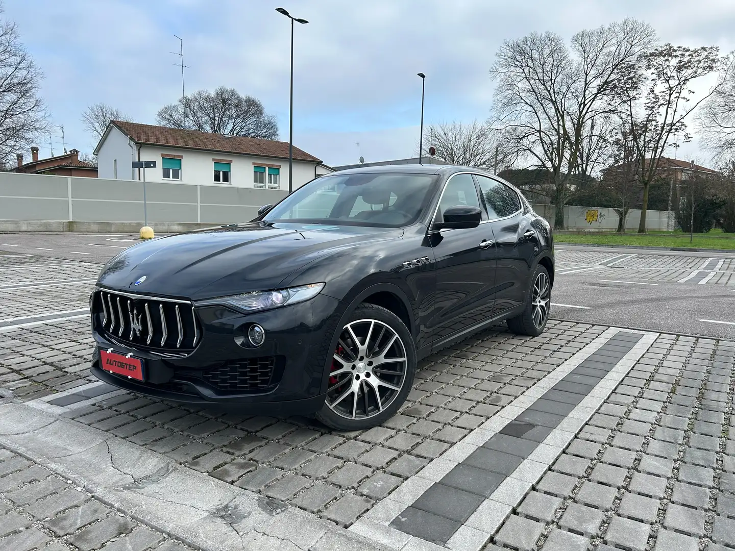 Maserati Levante Levante 3.0 V6 250cv auto Noir - 1