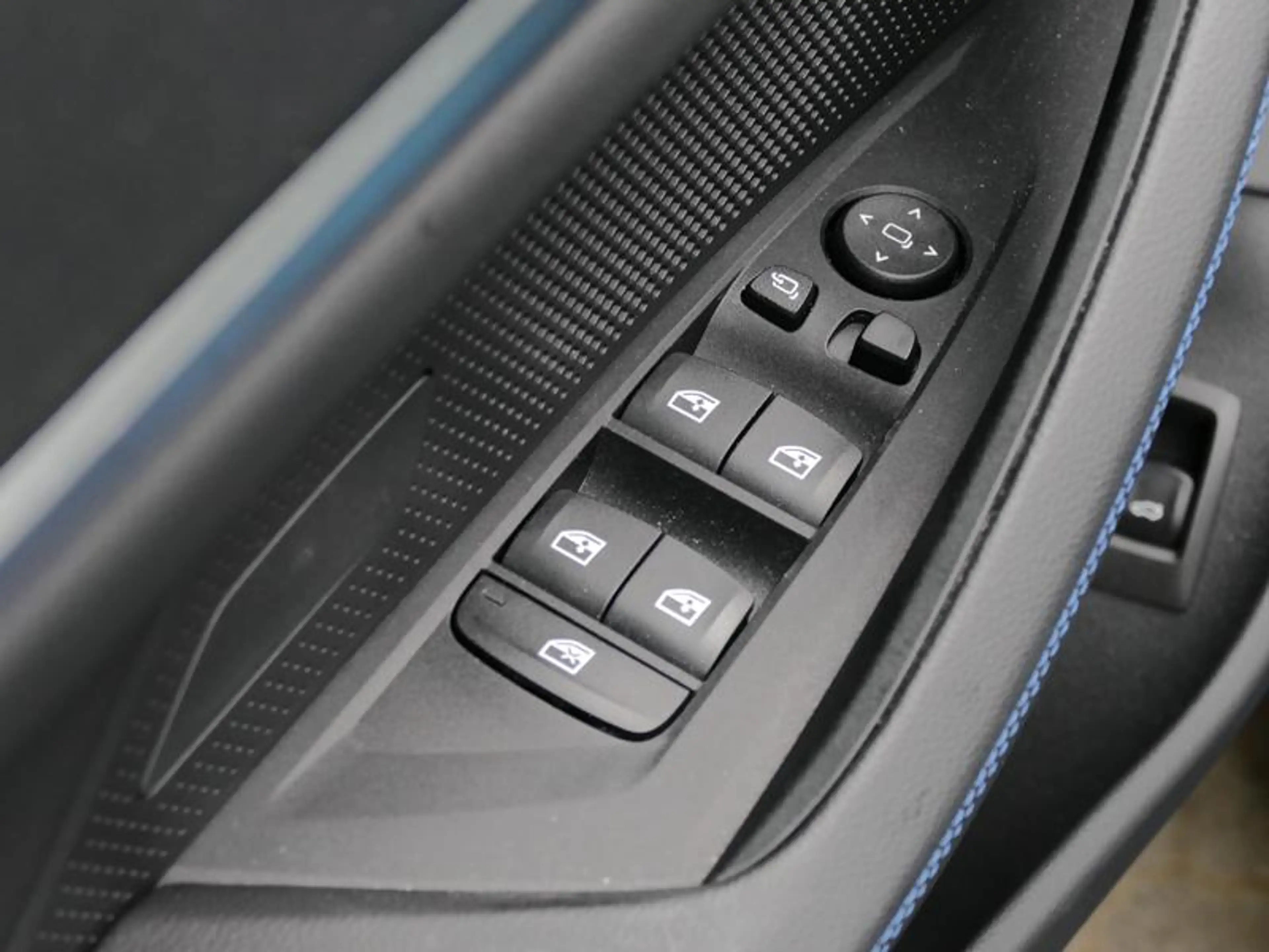 BMW i4 eDrive40 M Sport | 360° | HIFI | — photo 15