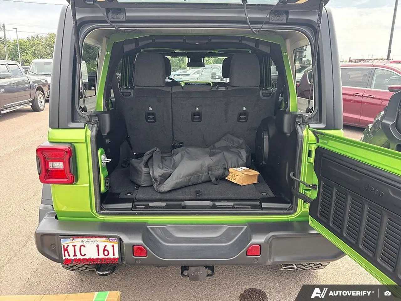 Jeep Wrangler снимка Jeep Wrangler