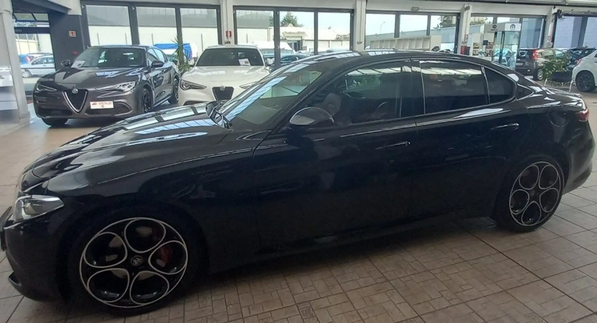 Alfa Romeo Giulia 2.0 Turbo 280 CV AT8 Veloce Nero - 2