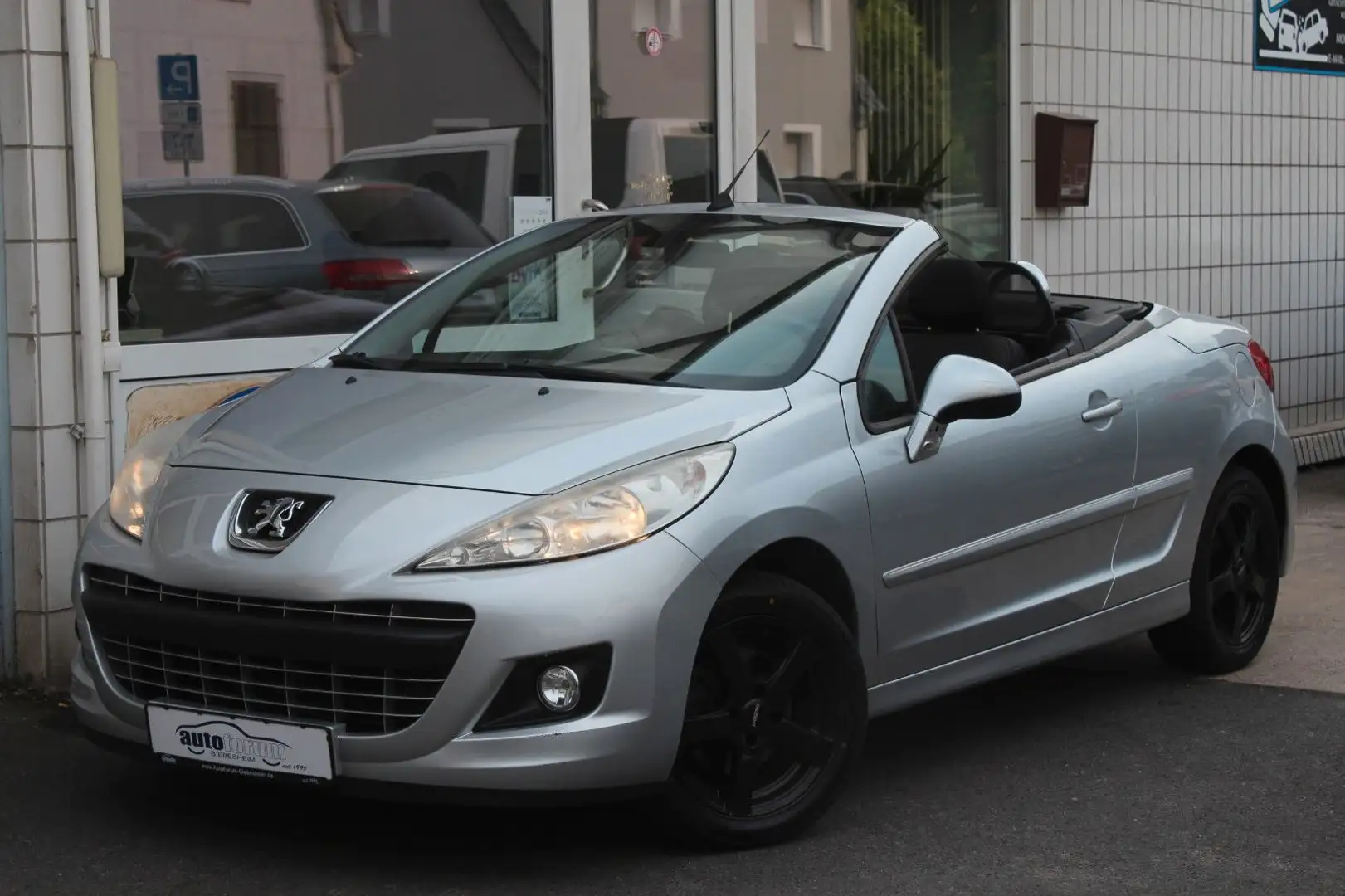 Peugeot 207 CC Cabrio-Coupe Premium Klima Grau - 2