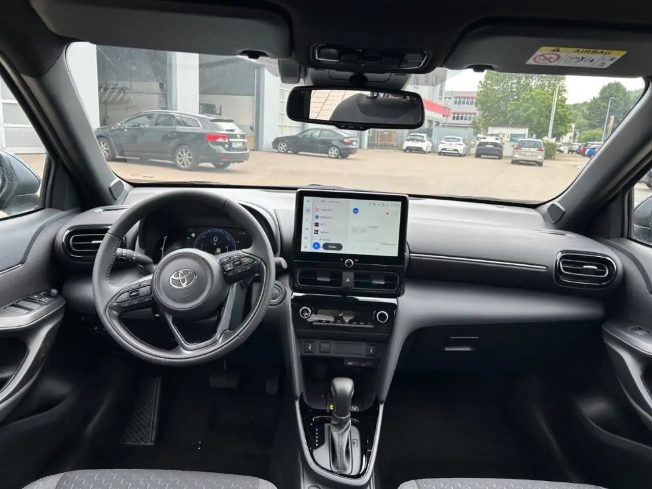 Toyota Yaris Cross 1,5l Teamplayer 4x2 Hybrid Safety + Winter 14
