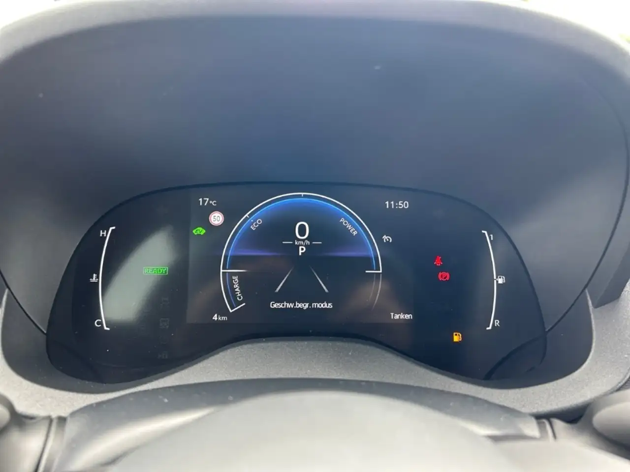 Toyota Yaris Cross 1,5l Teamplayer 4x2 Hybrid Safety + Winter 16