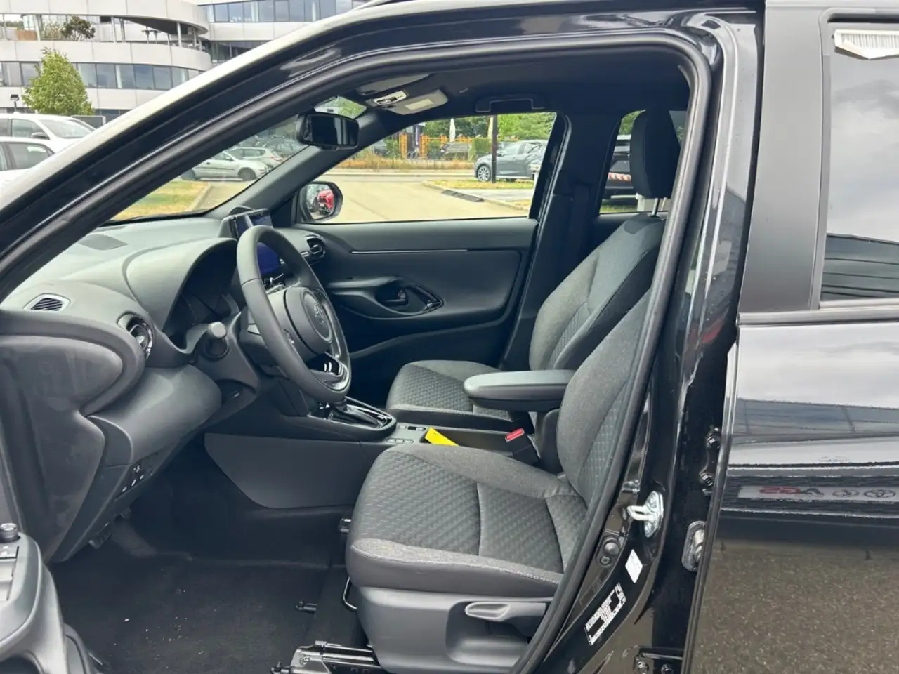 Toyota Yaris Cross 1,5l Teamplayer 4x2 Hybrid Safety + Winter 12