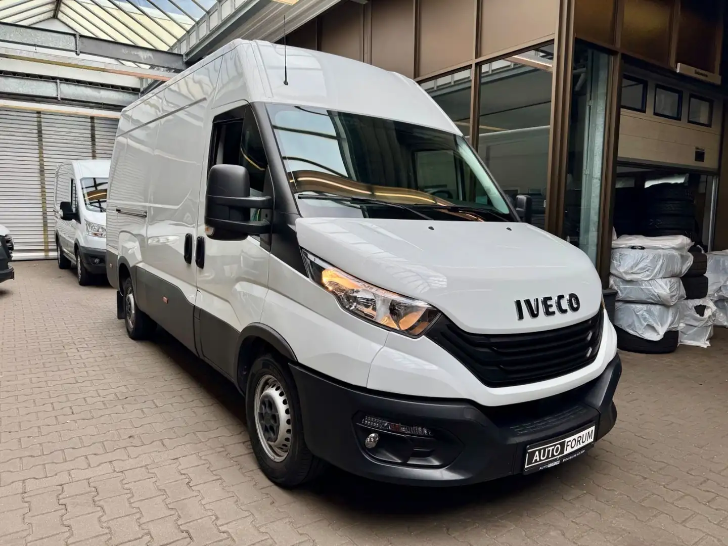 Iveco Daily 2.3 D L3H2 3520L 3STZ KLIMA TEMPO AHK 3,5t Blanco - 2