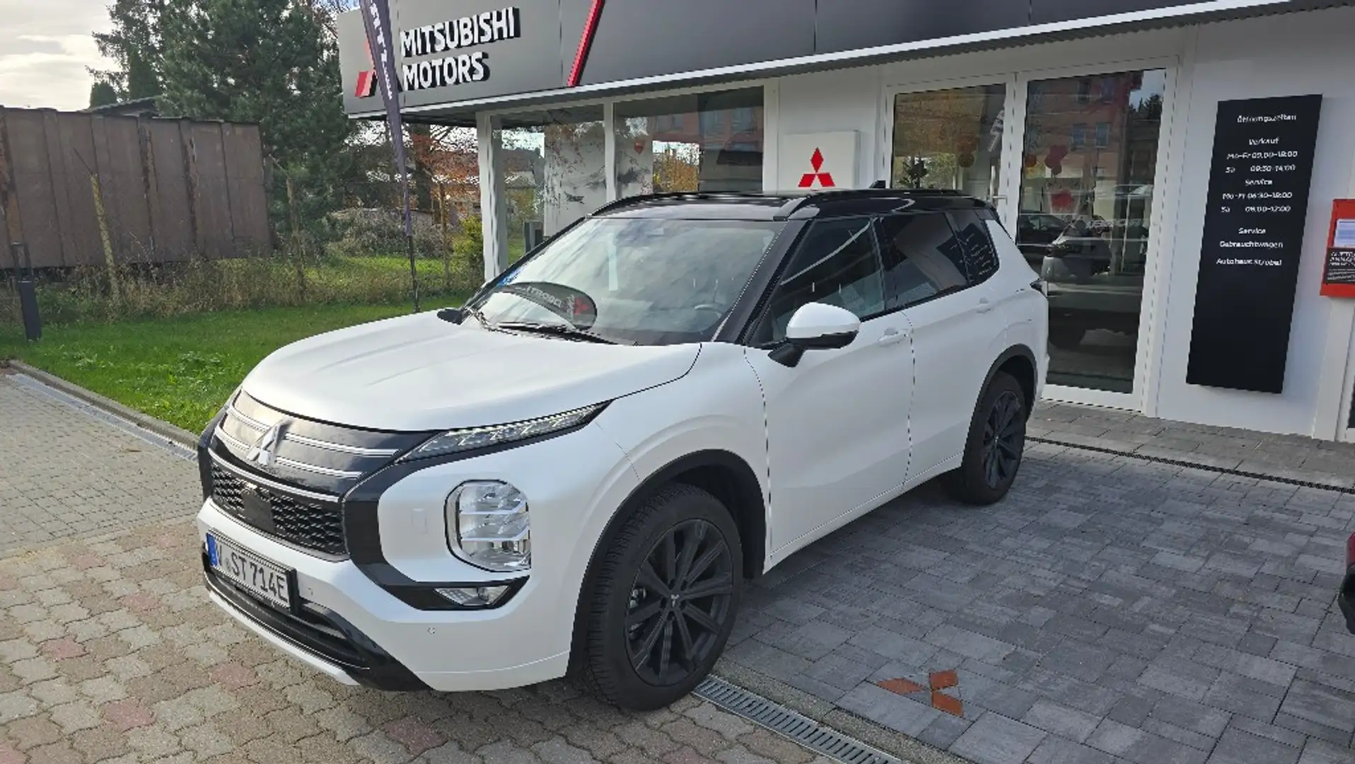 Mitsubishi Outlander 2.4 PHEV TOP *FOLIERT*ALLRAD* Zwart - 2