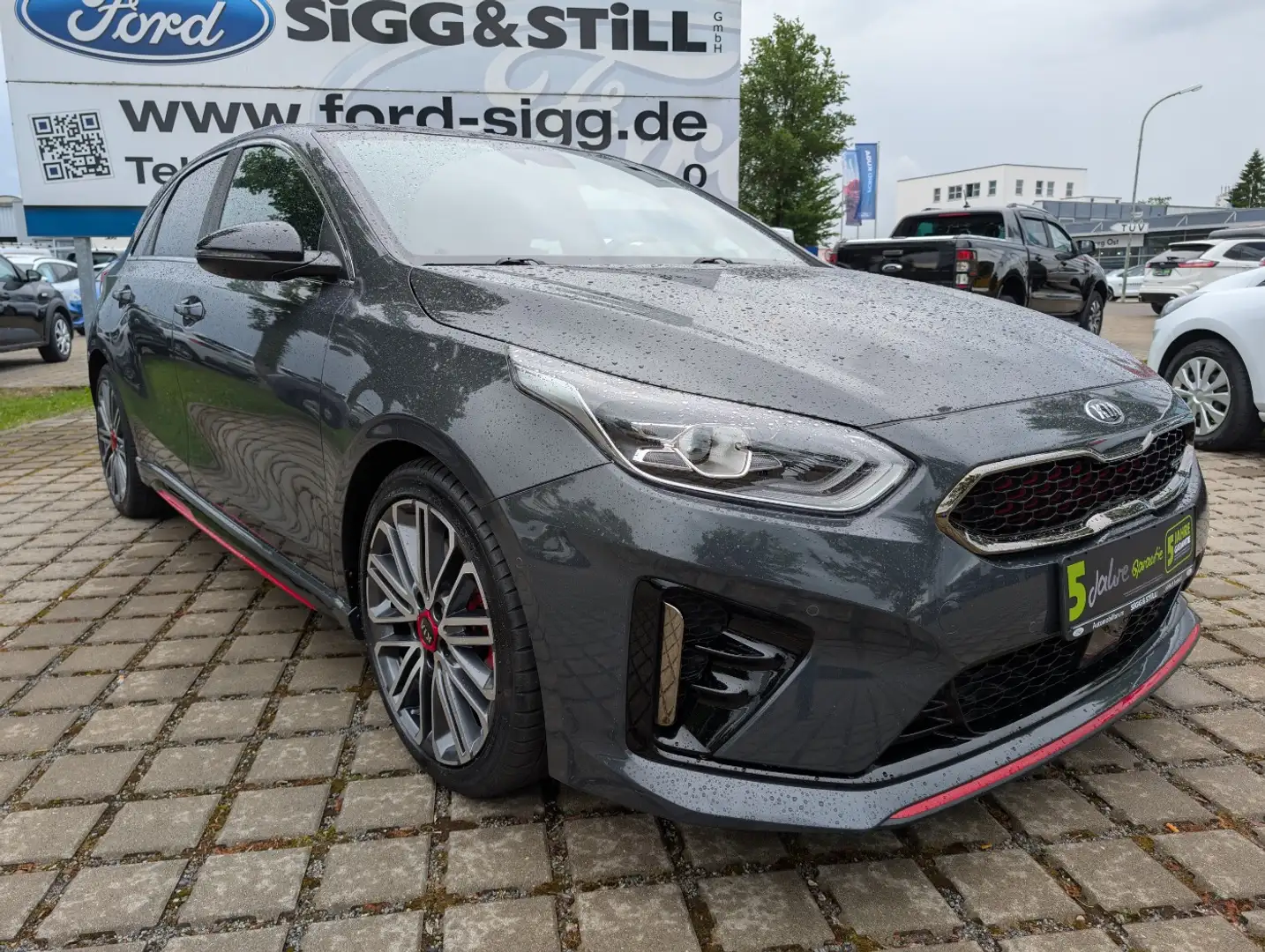 Kia Ceed / cee'd Ceed 1.6T-GDI GT PANO*LED*NAVI*JBL*4xSHZ*PDC*CAM Grau - 2