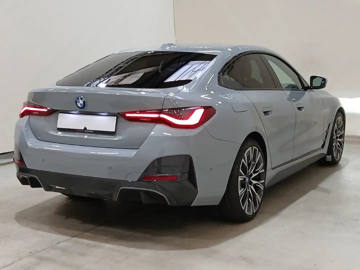 BMW i4 35 eDrive M Sport AHK/MMRY/LASER/360°/H&K/ACC Grau - 2