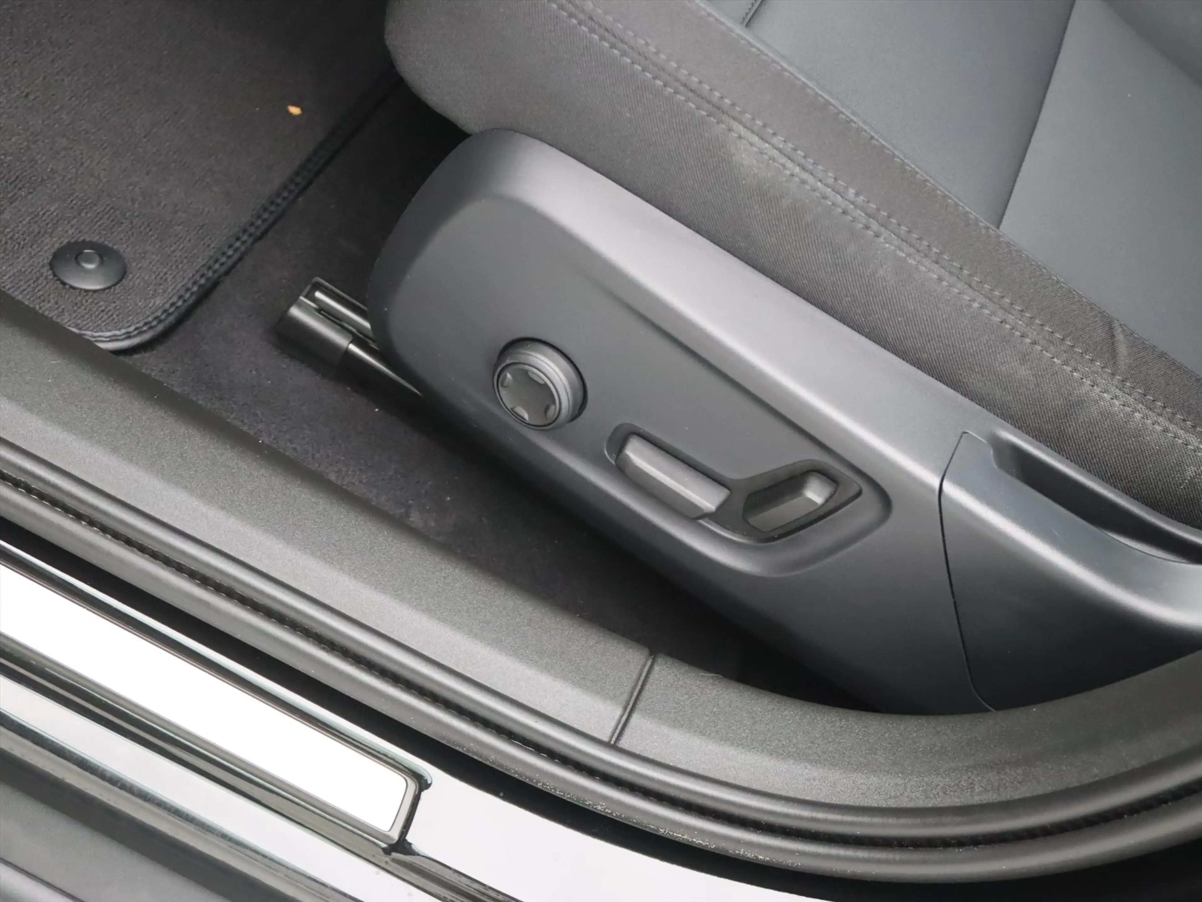 Polestar 2 Polestar 2 Long Range Dual Motor Launch Edition 93 — photo 18