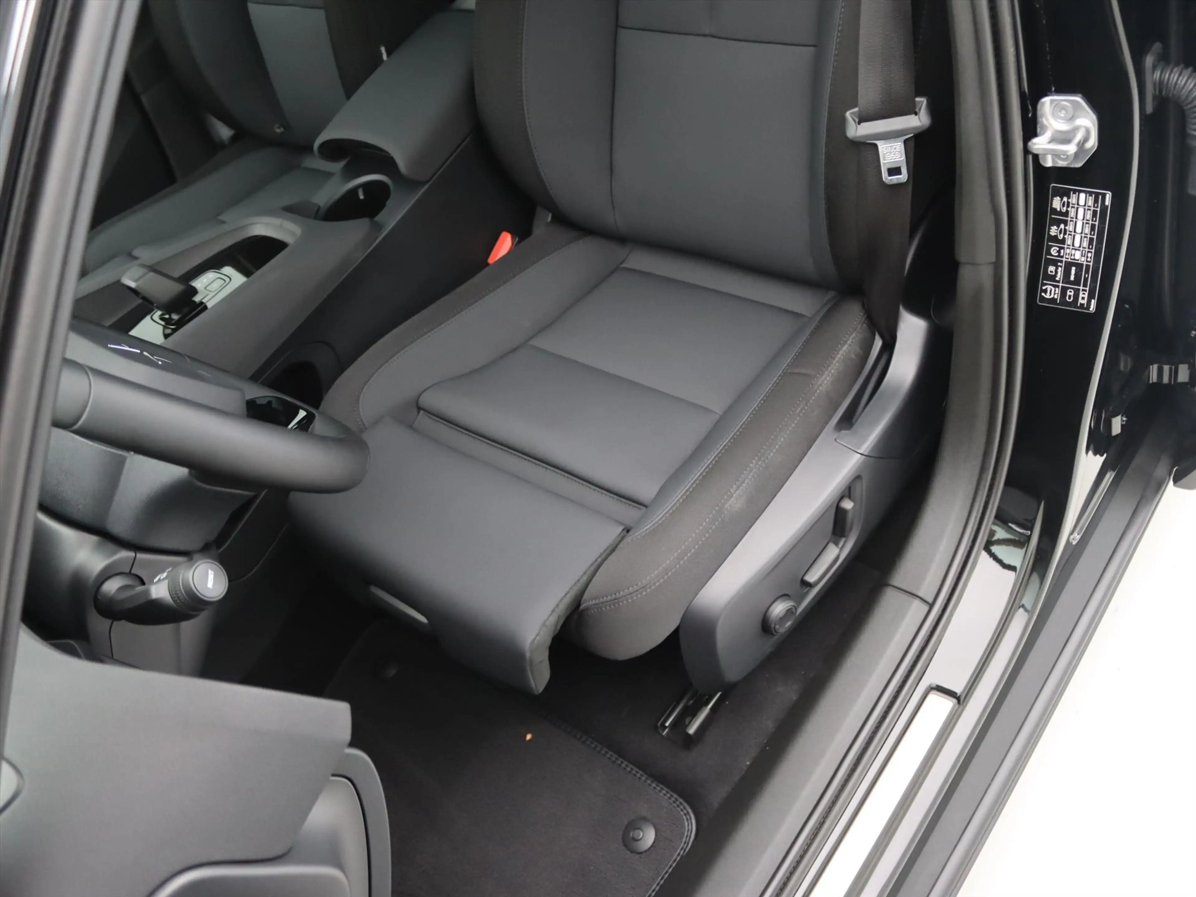 Polestar 2 Polestar 2 Long Range Dual Motor Launch Edition 93 — photo 17