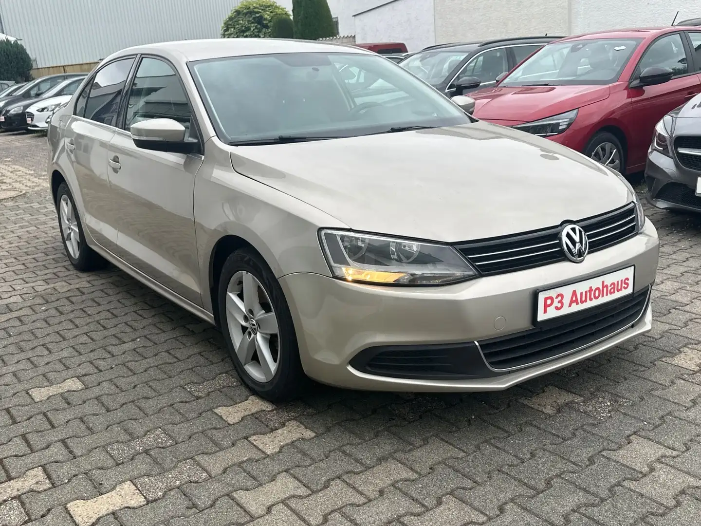 Volkswagen Jetta 2.0 TDI DSG Comfortline*Navi*Leder*Garanti Gold - 2