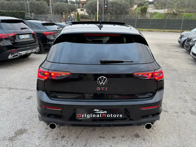 Volkswagen Golf view 3