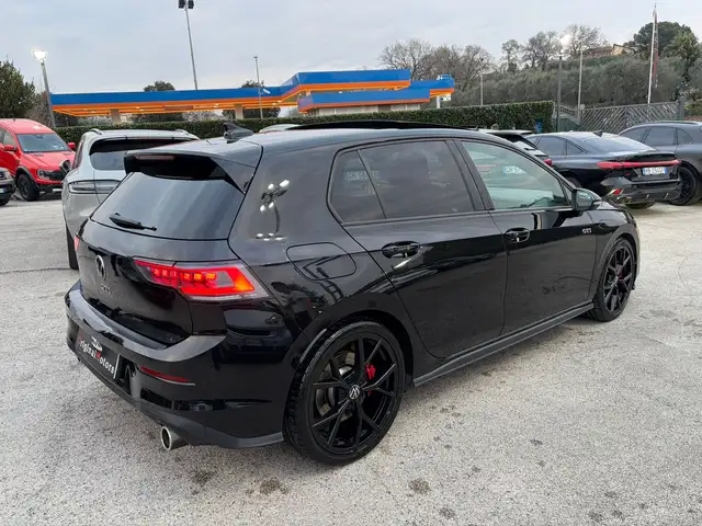 Volkswagen Golf view 2
