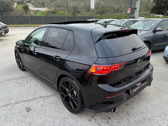 Volkswagen Golf view 4